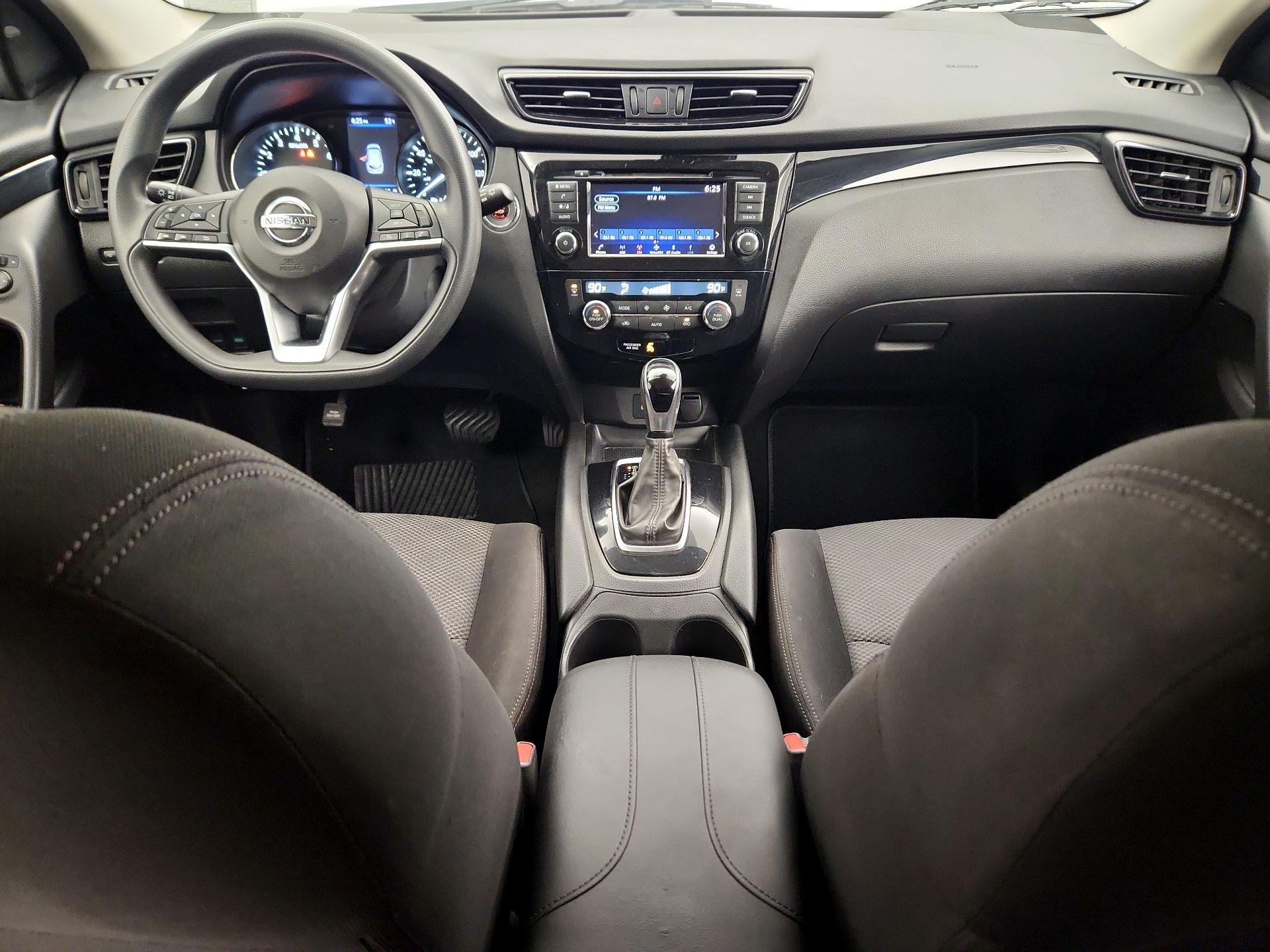 Thumbnail: 2020 Nissan Rogue Sport - 9