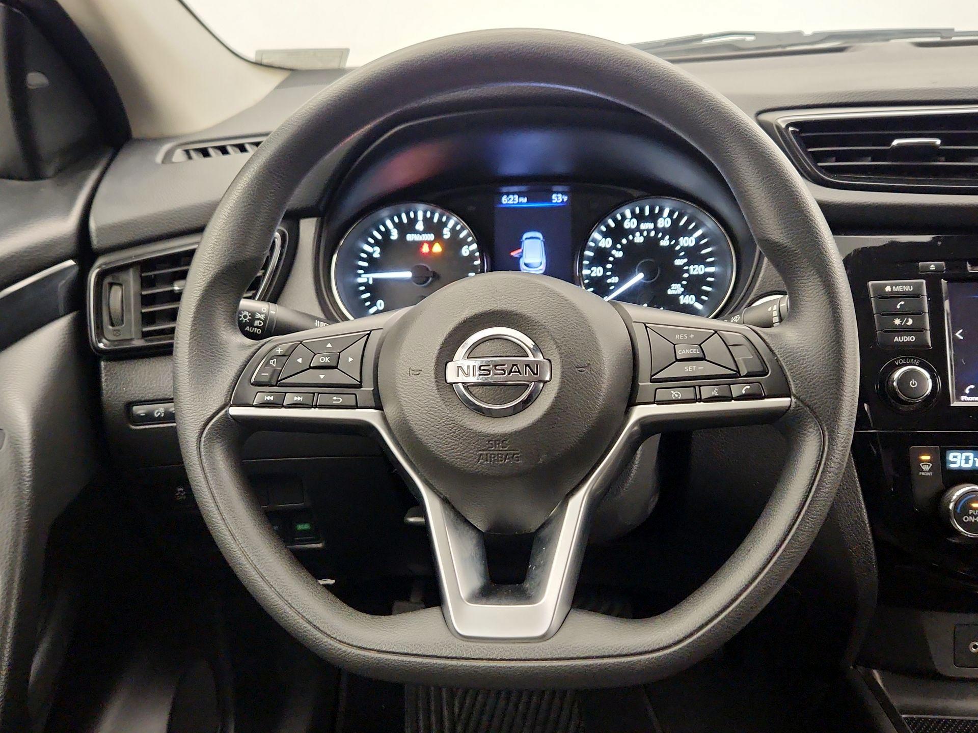 Thumbnail: 2020 Nissan Rogue Sport - 16