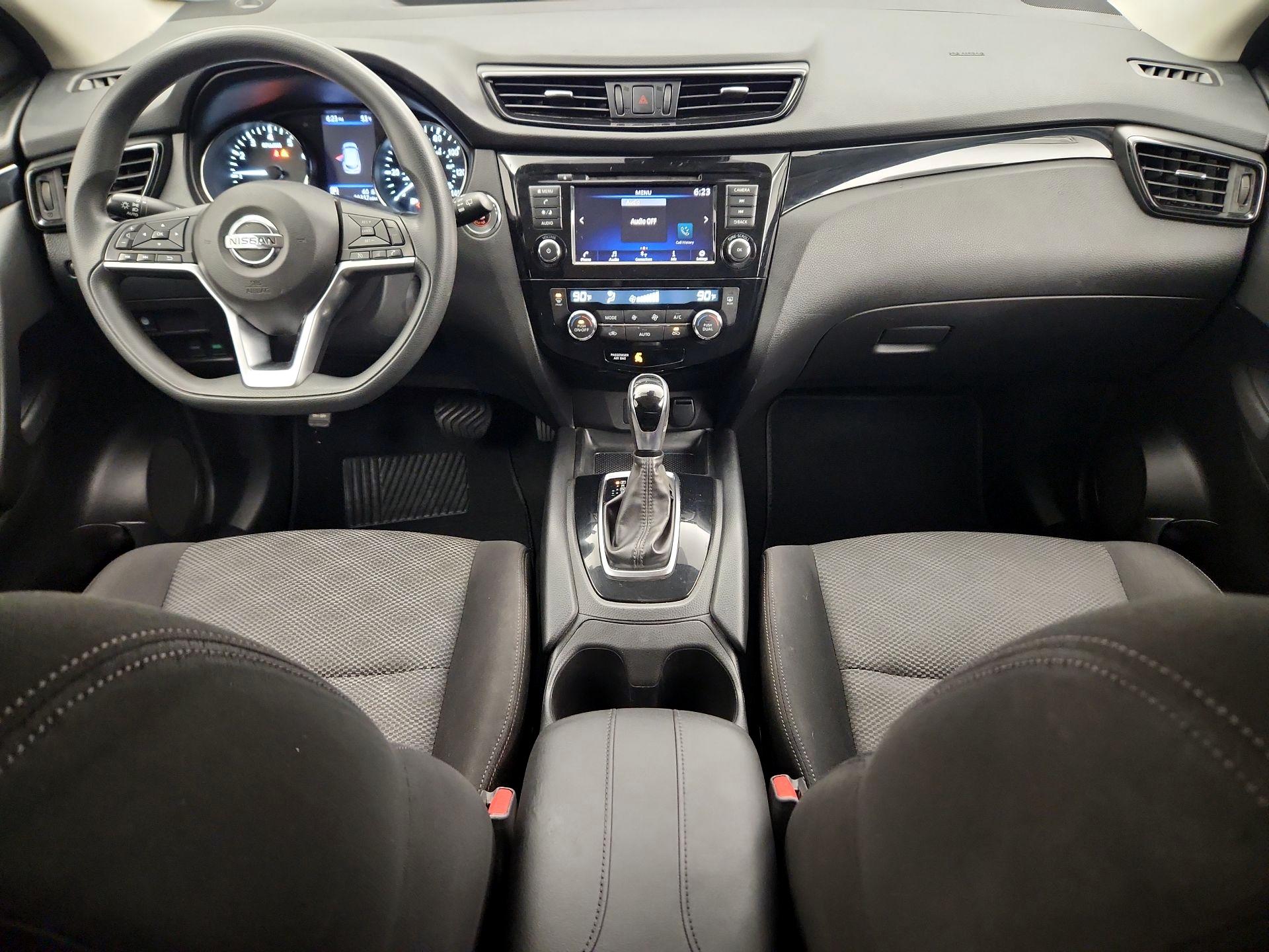 Thumbnail: 2020 Nissan Rogue Sport - 17