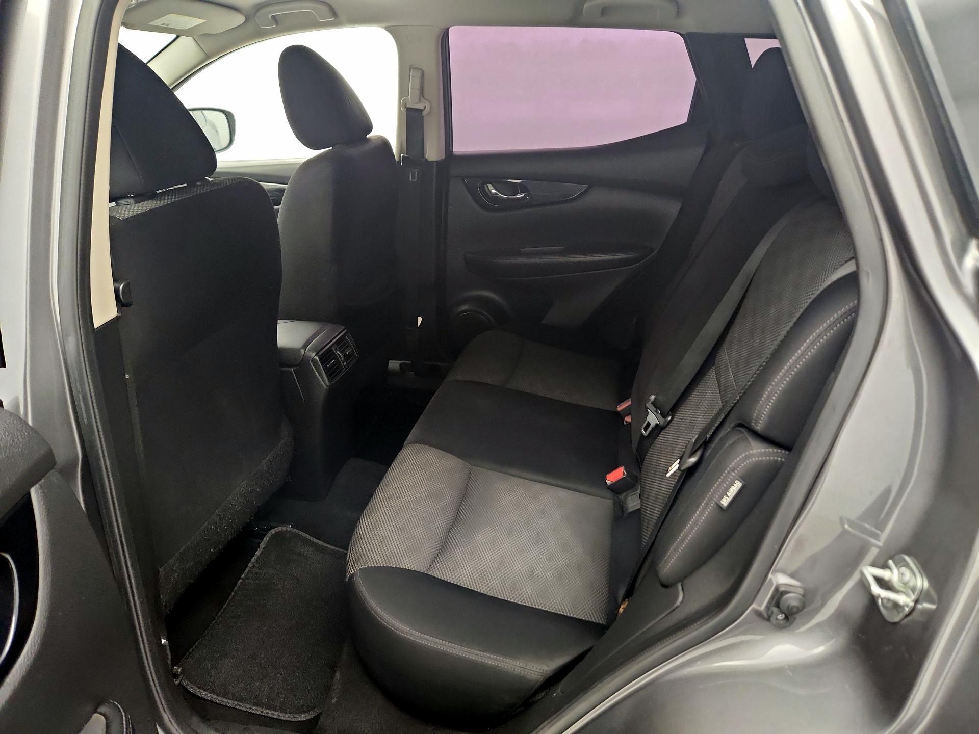 Thumbnail: 2020 Nissan Rogue Sport - 19