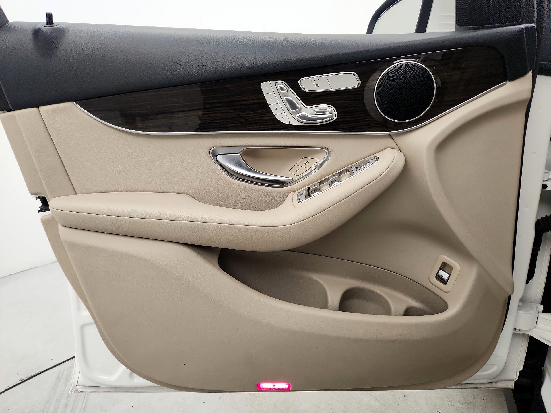 Thumbnail: 2020 Mercedes-Benz GLC - 12