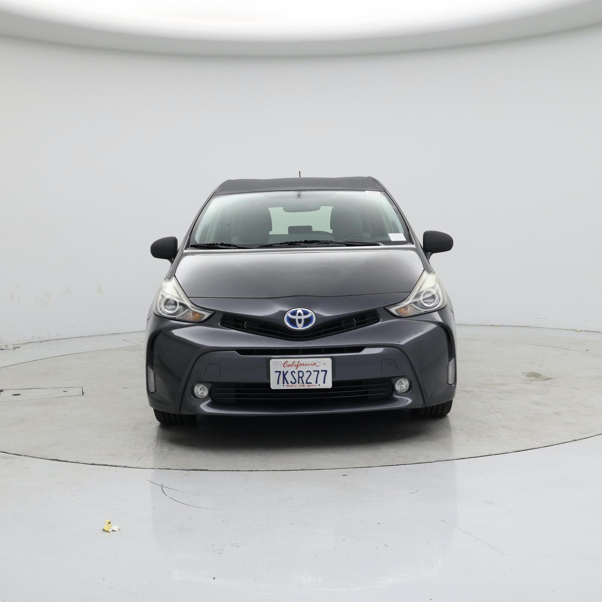 Thumbnail: 2015 Toyota Prius v - 5