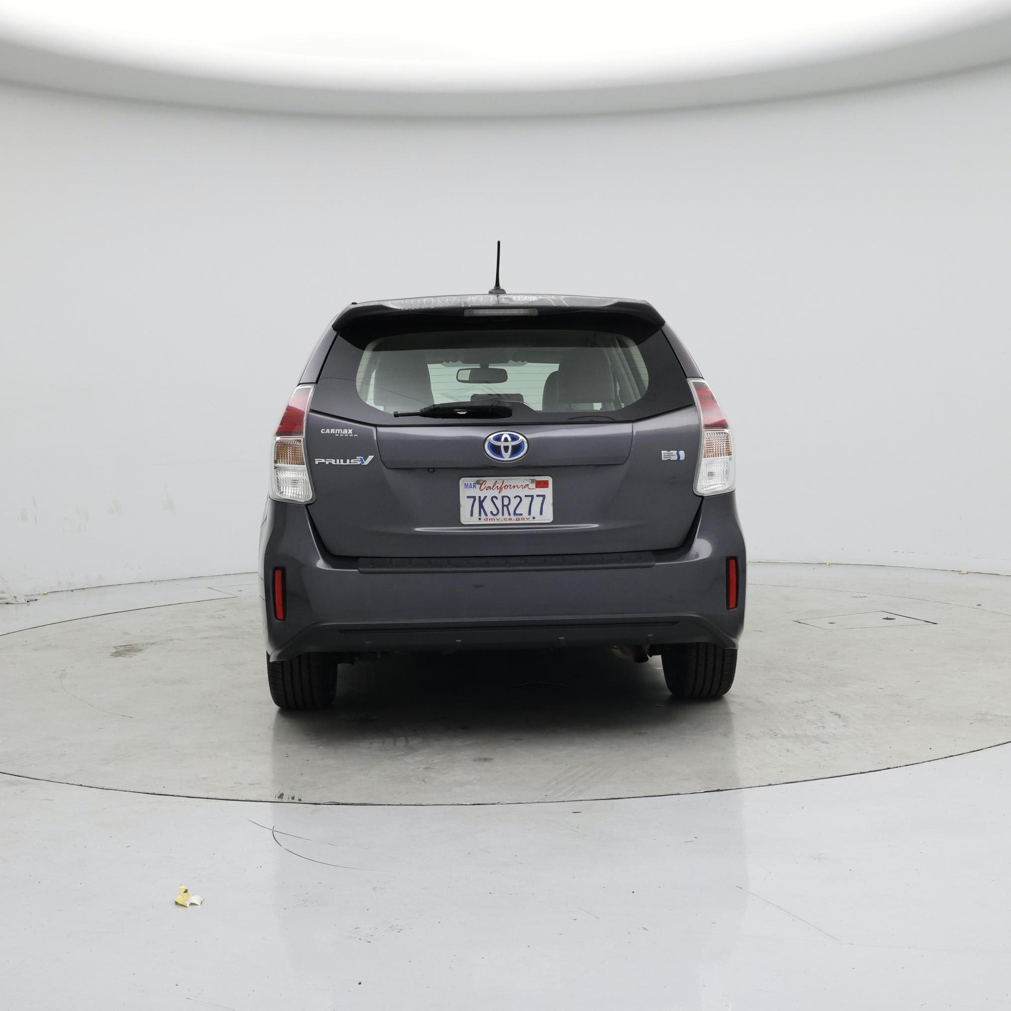Thumbnail: 2015 Toyota Prius v - 6