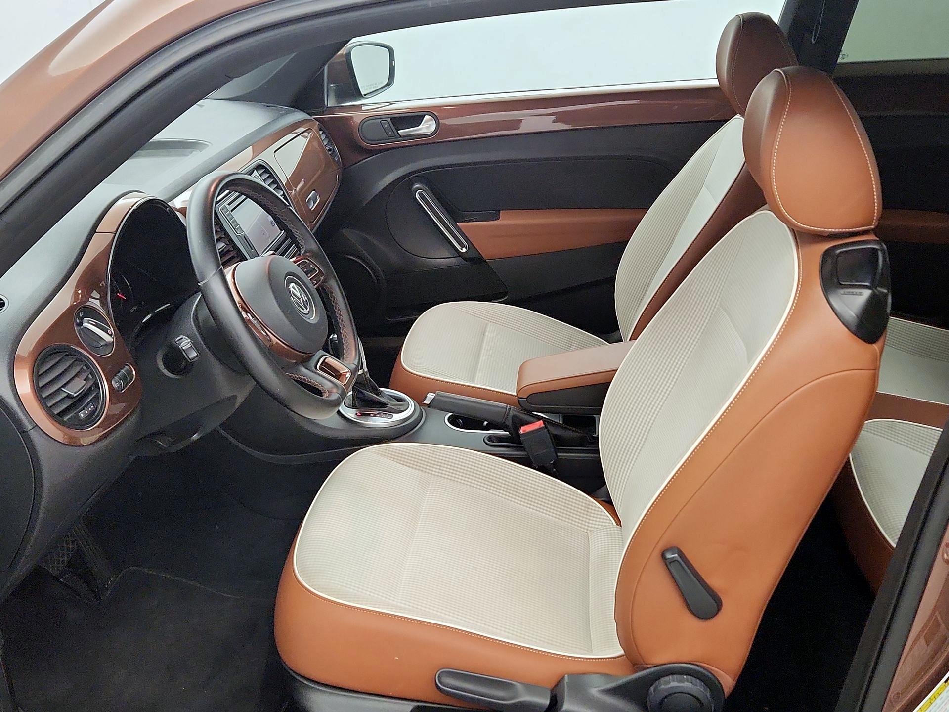 Thumbnail: 2017 Volkswagen Beetle - 11