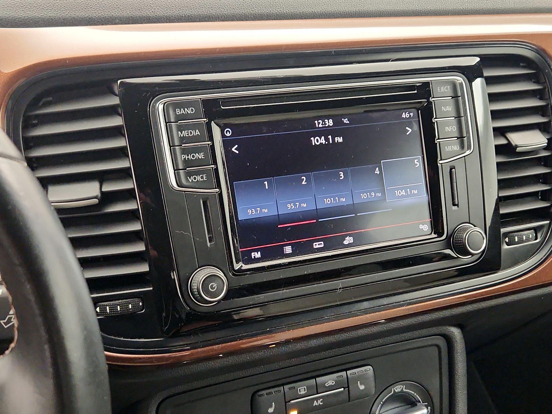 Thumbnail: 2017 Volkswagen Beetle - 16