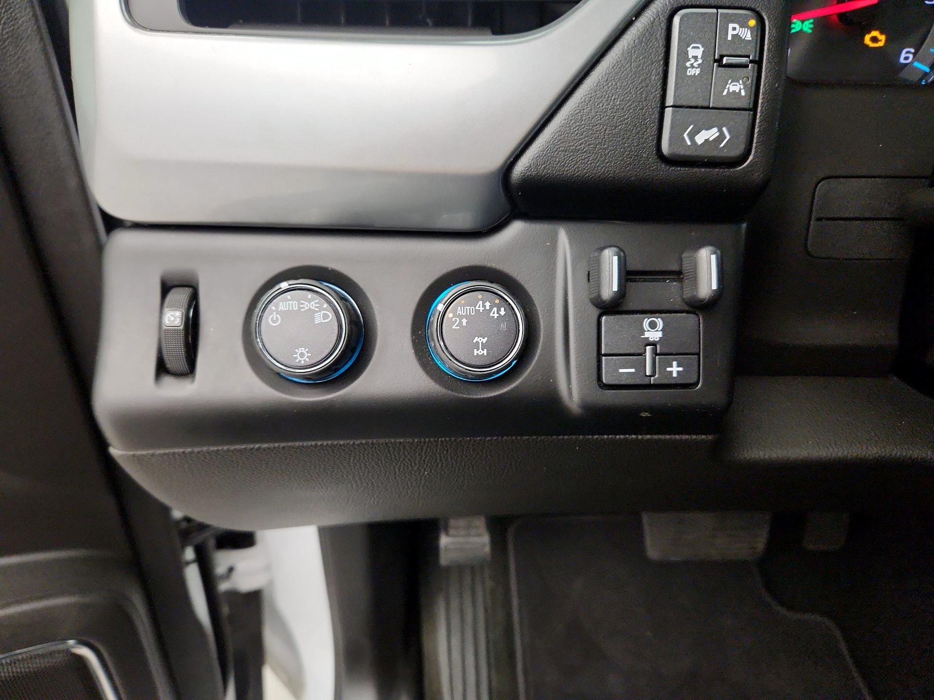 Thumbnail: 2018 Chevrolet Tahoe - 13