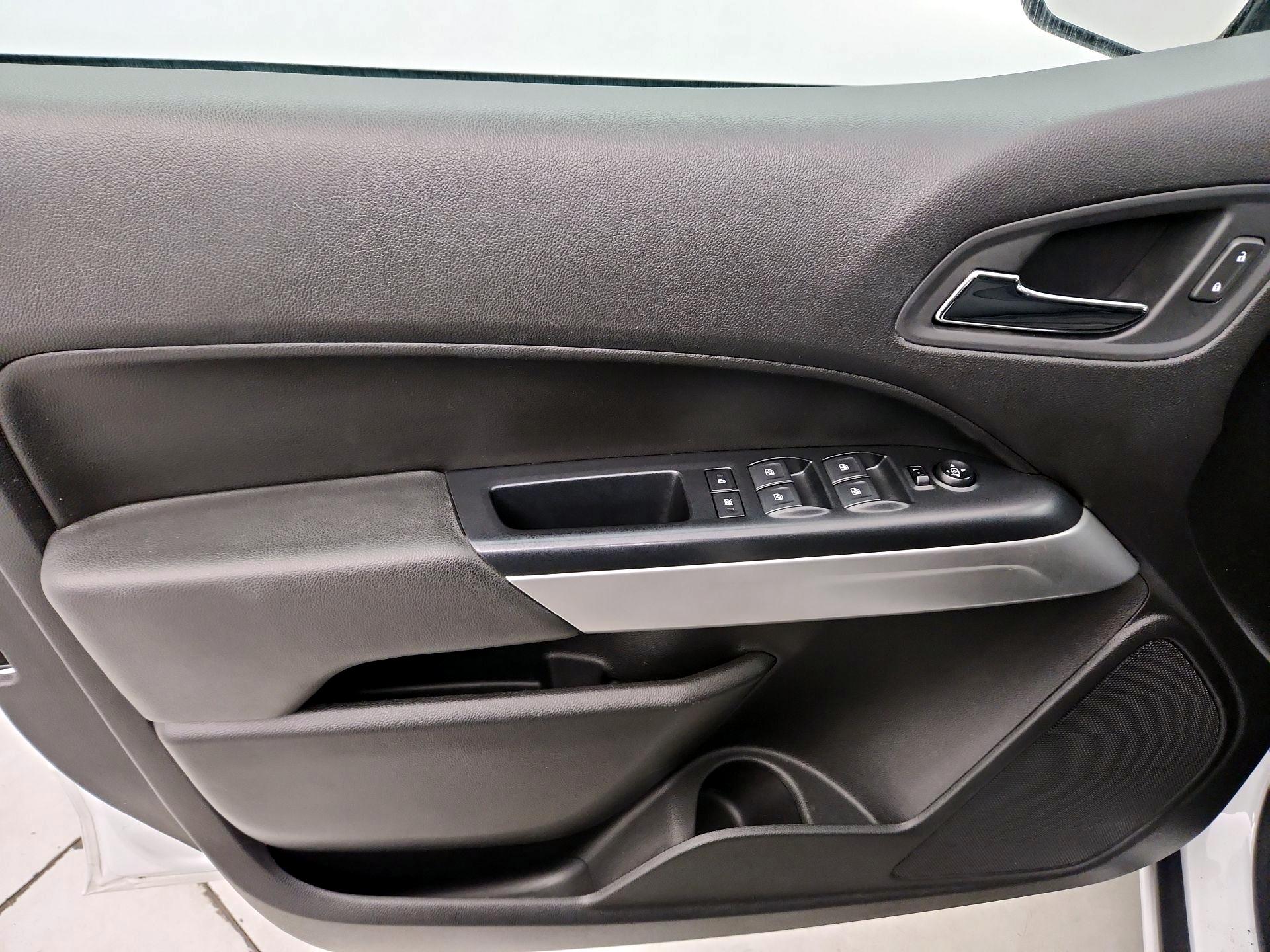 Thumbnail: 2017 Chevrolet Colorado - 12