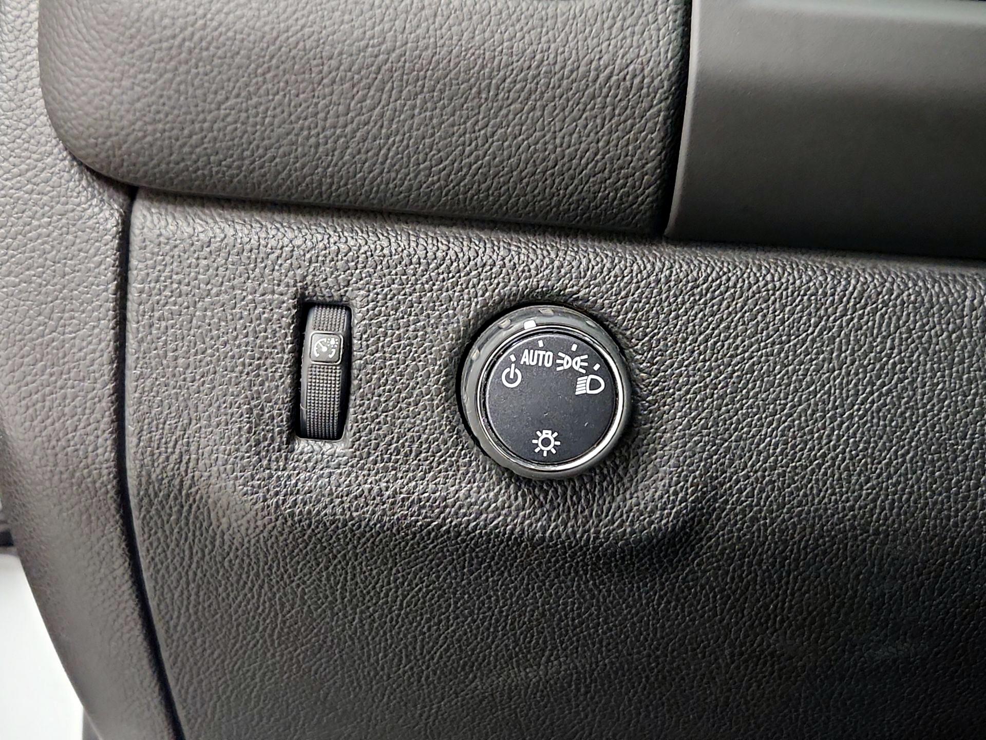 Thumbnail: 2017 Chevrolet Colorado - 13