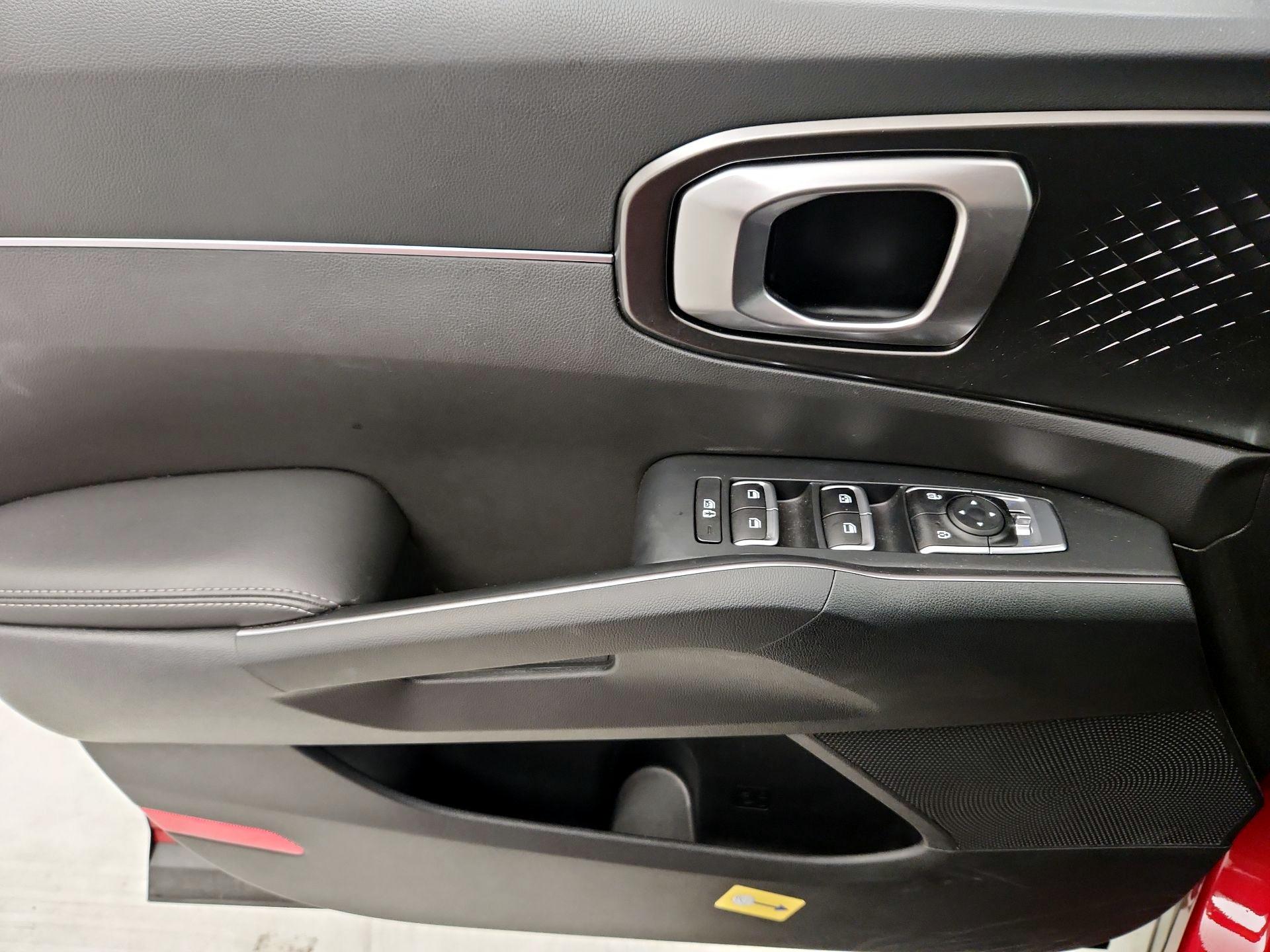 Thumbnail: 2023 Kia Sorento - 12