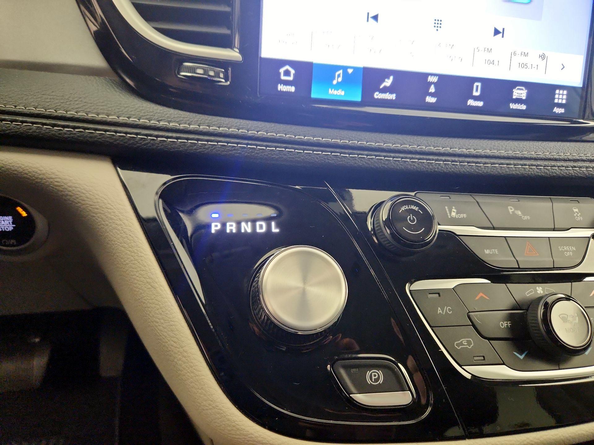 Thumbnail: 2024 Chrysler Pacifica - 18