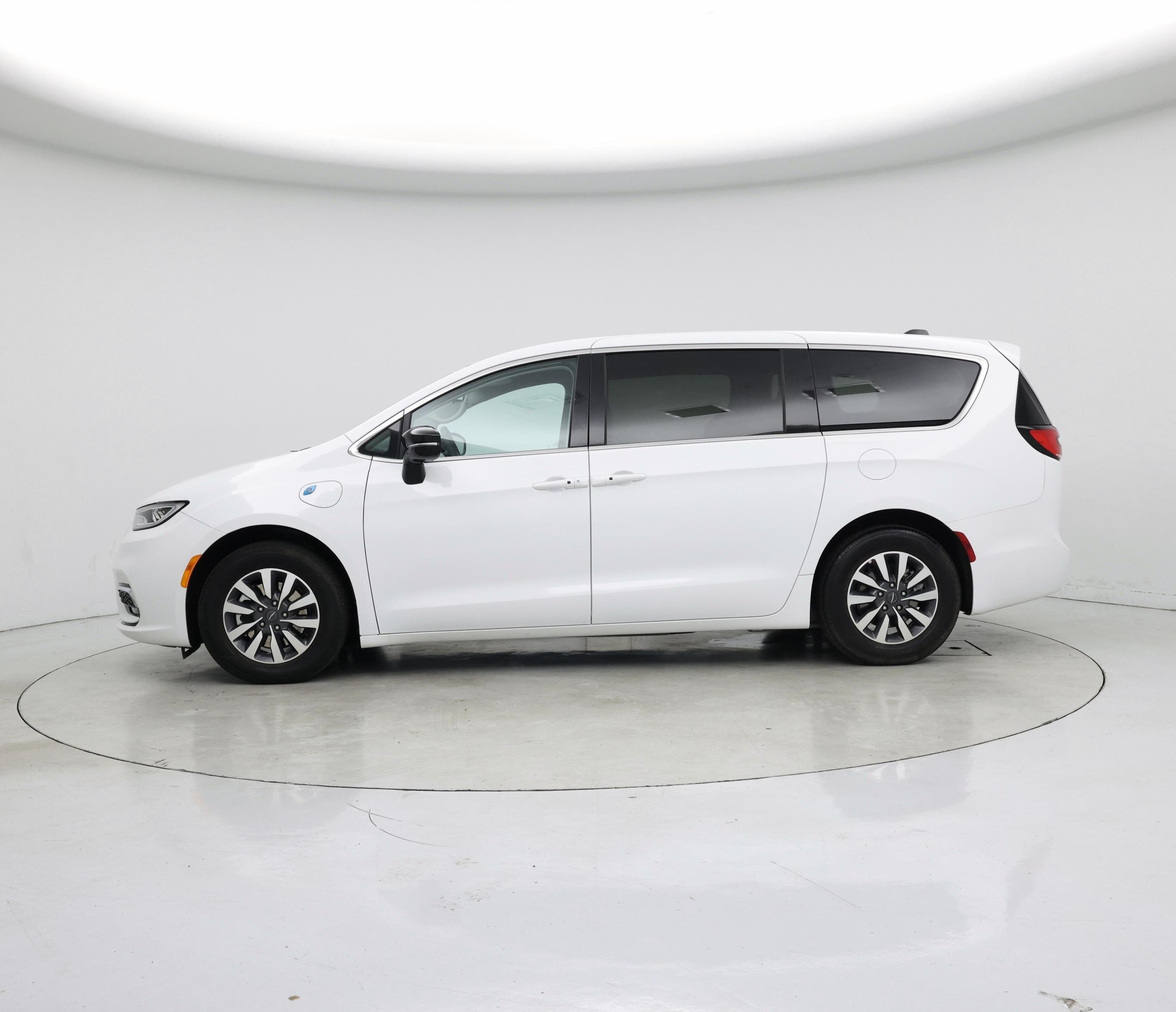 Thumbnail: 2024 Chrysler Pacifica - 3