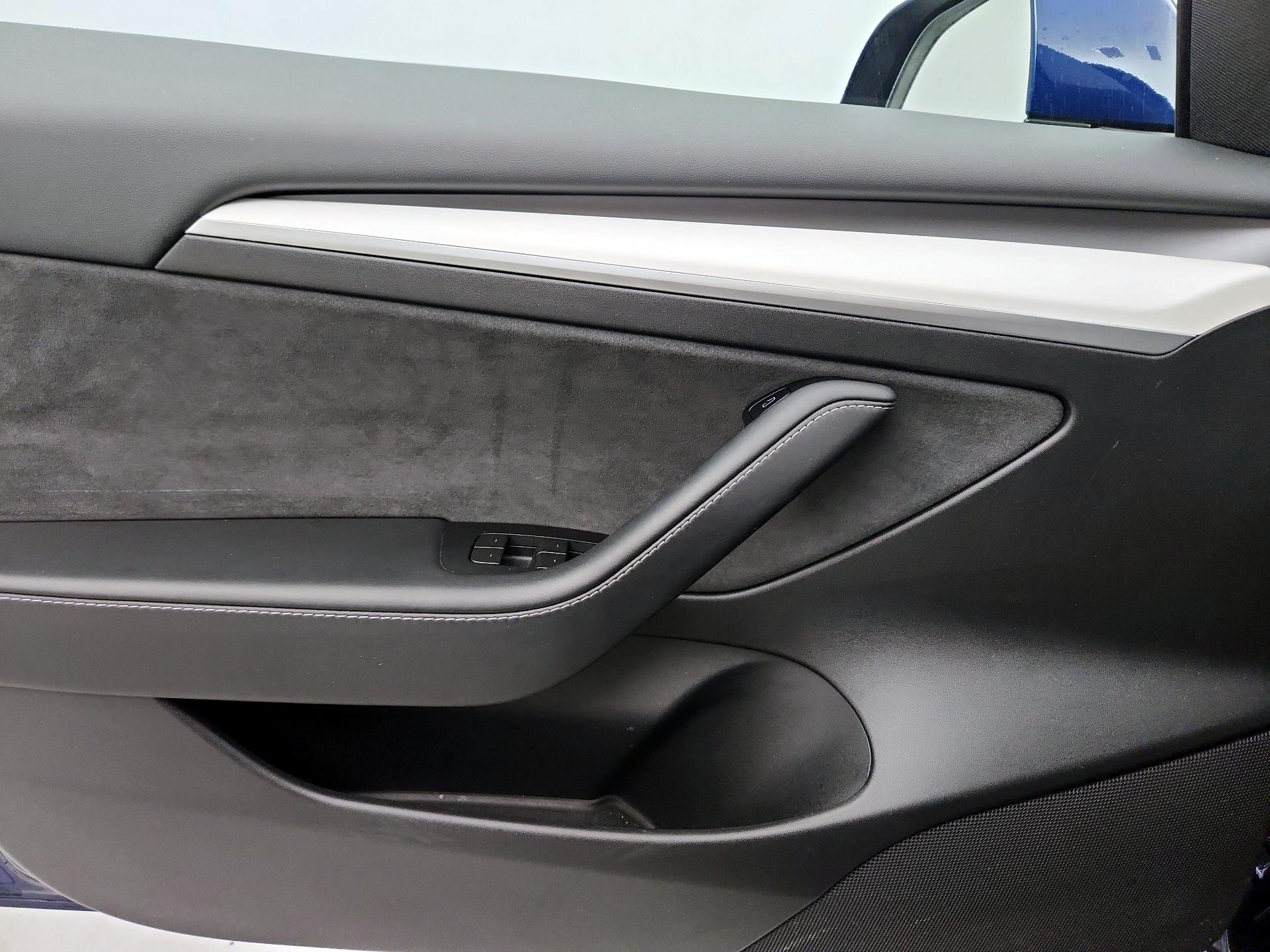 Thumbnail: 2023 Tesla Model 3 - 12