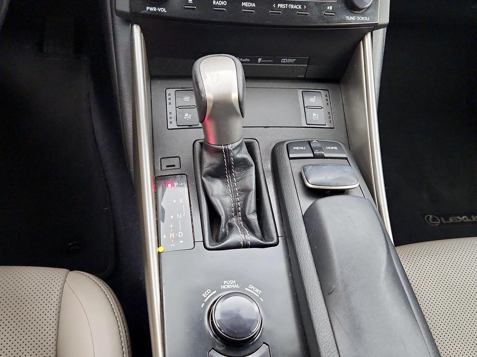 Thumbnail: 2014 Lexus IS - 18