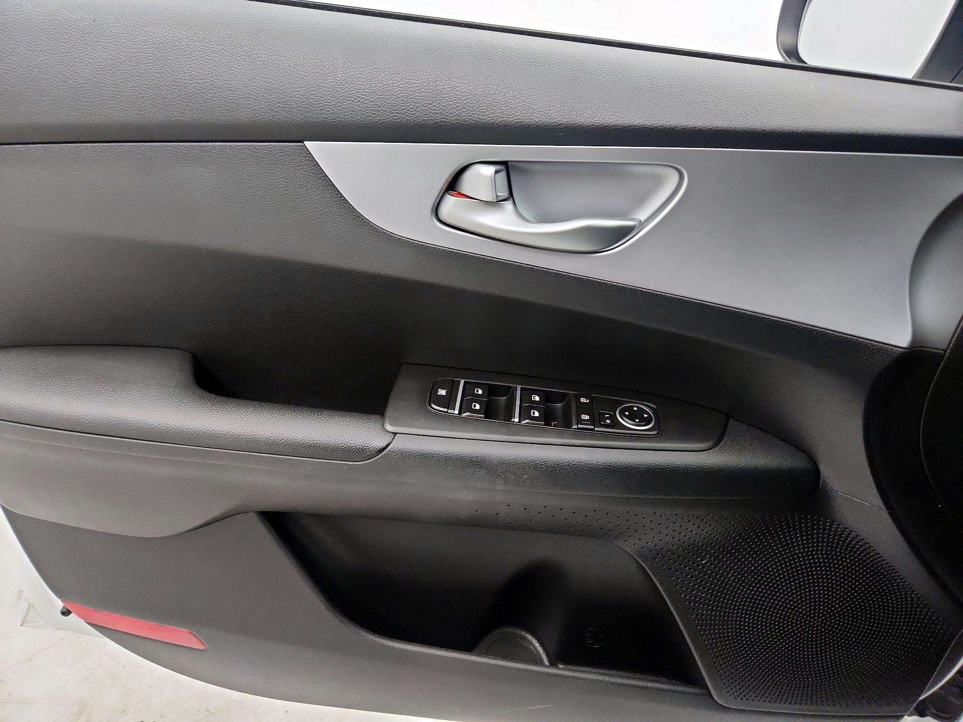 Thumbnail: 2023 Kia Forte - 12