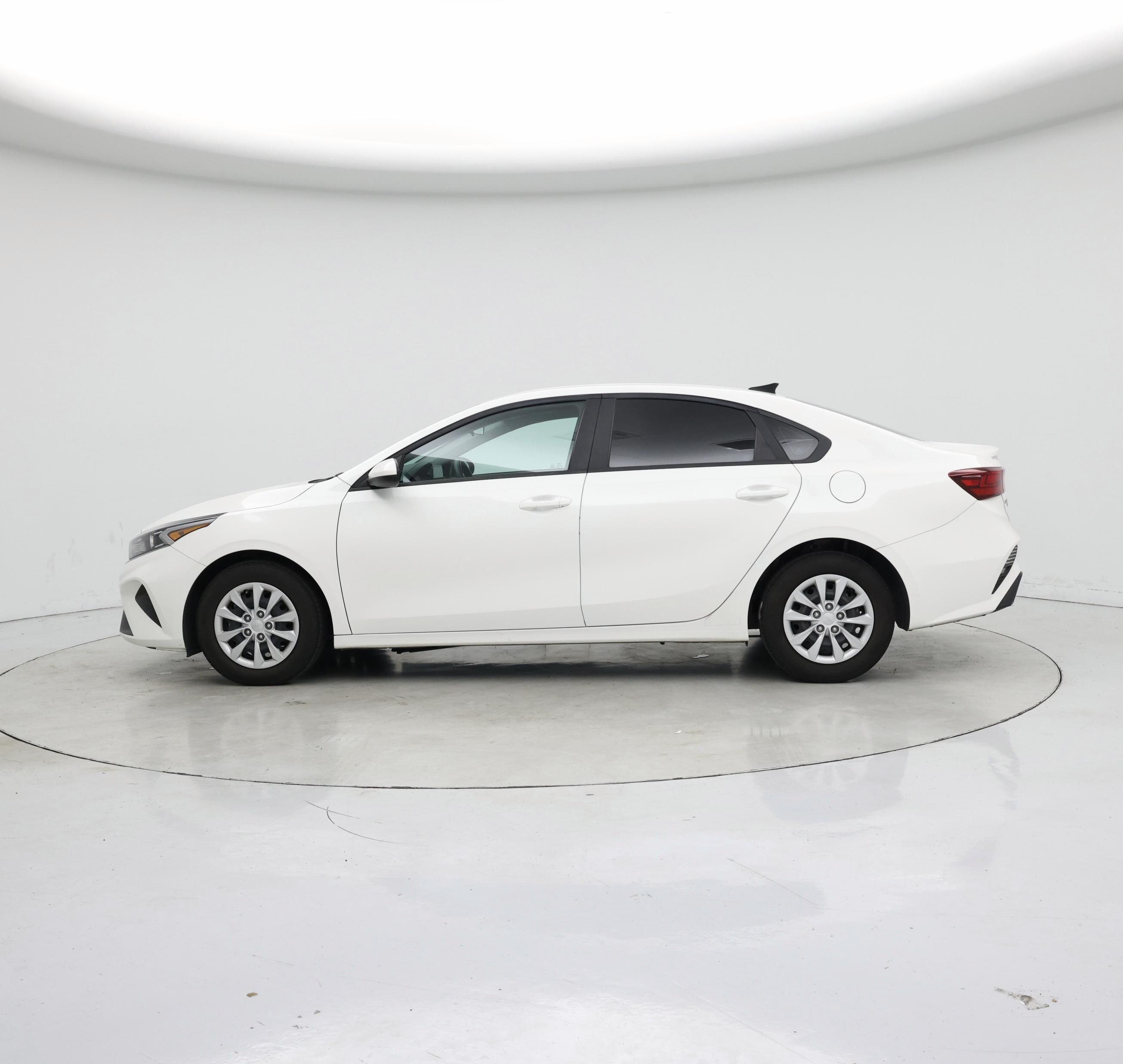 Thumbnail: 2023 Kia Forte - 3