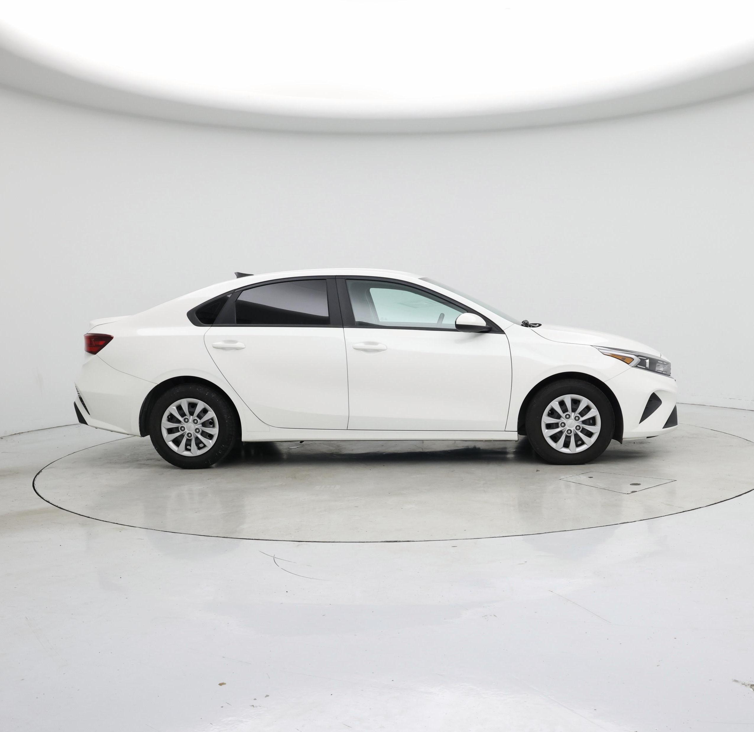 Thumbnail: 2023 Kia Forte - 7