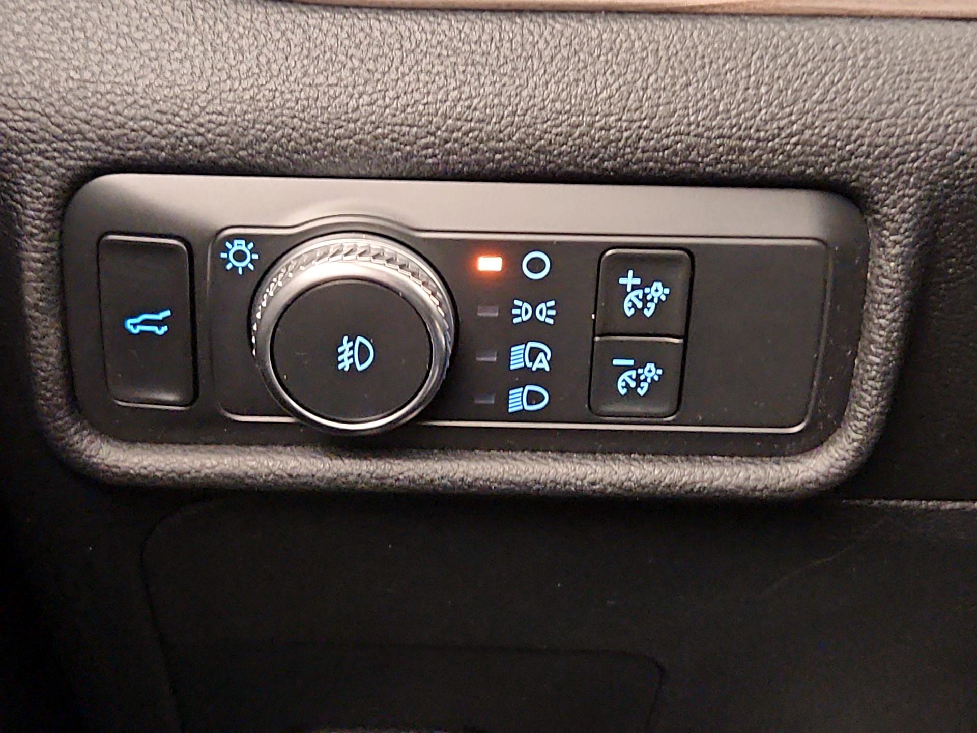 Thumbnail: 2020 Ford Explorer - 13