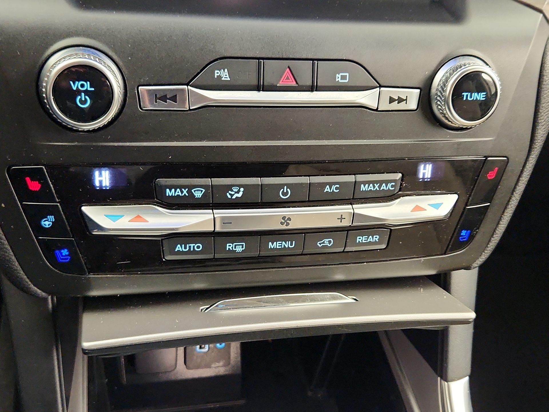 Thumbnail: 2020 Ford Explorer - 16