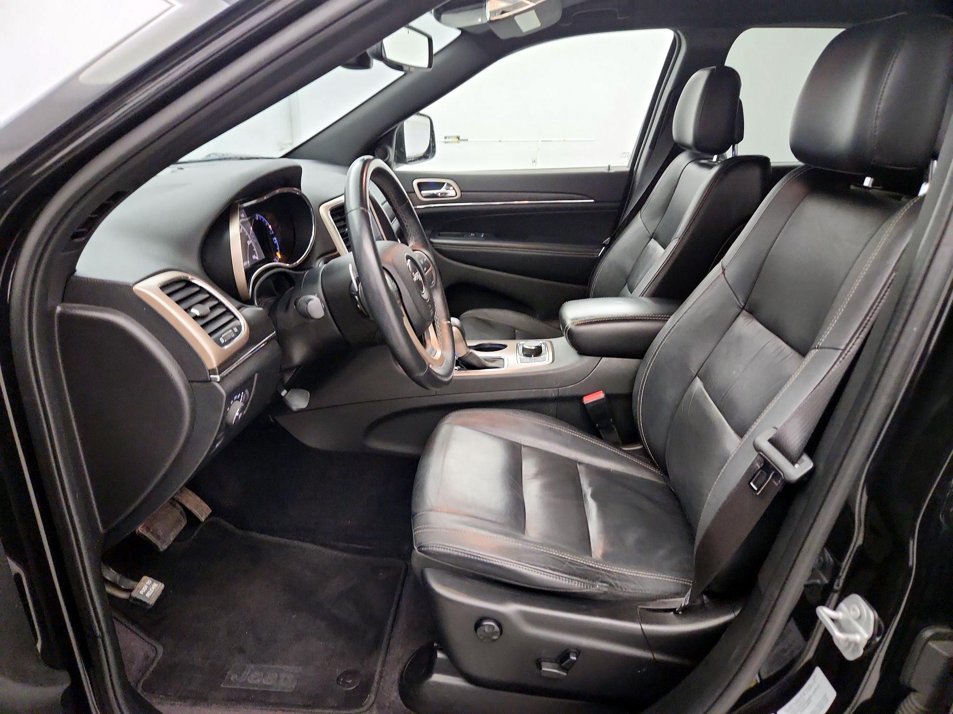 Thumbnail: 2016 Jeep Grand Cherokee - 11