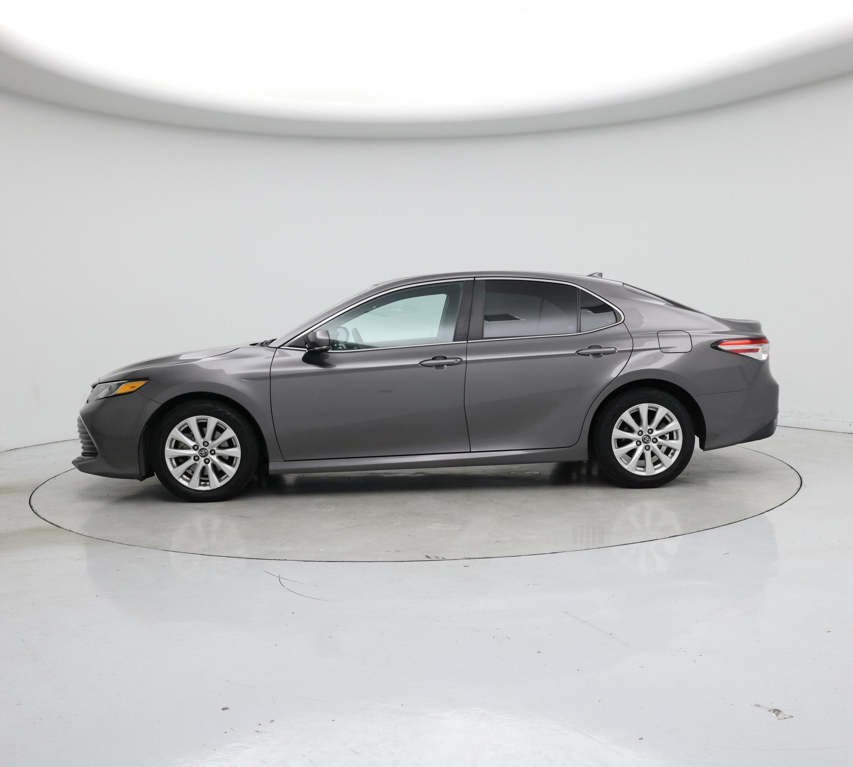 Thumbnail: 2019 Toyota Camry - 3