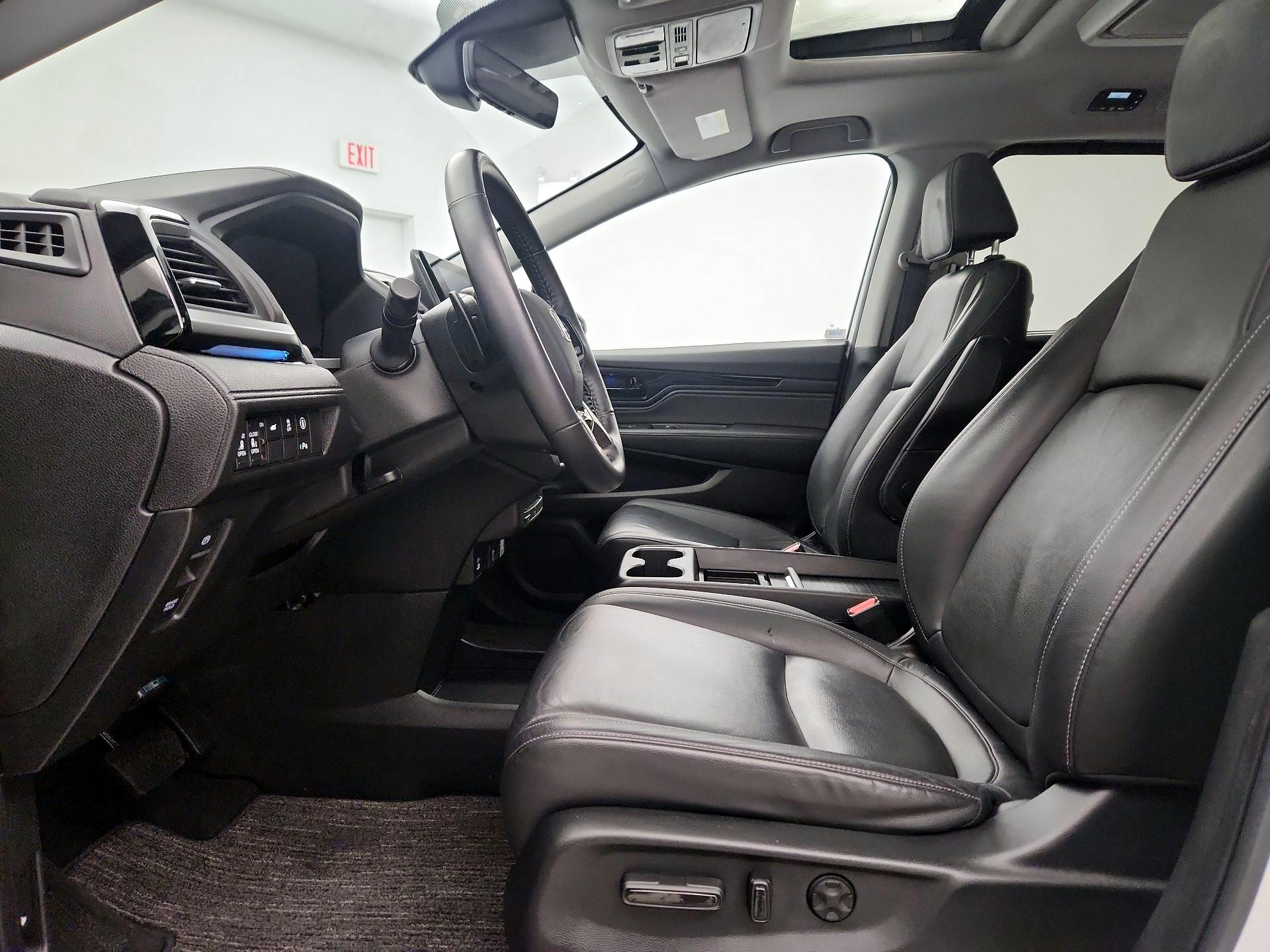 Thumbnail: 2023 Honda Odyssey - 11