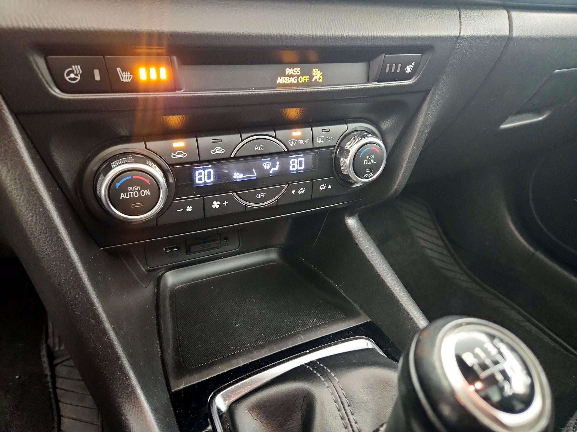 Thumbnail: 2017 Mazda Mazda3 - 17