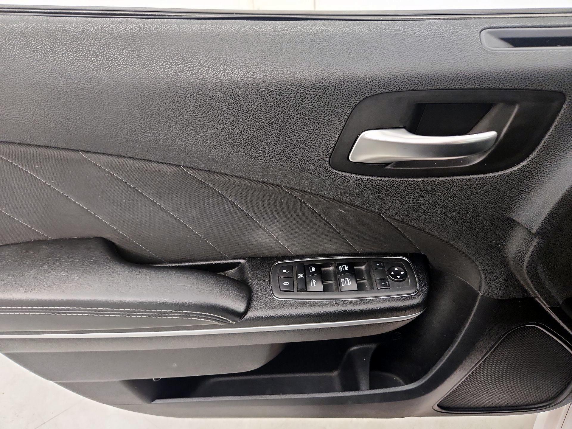 Thumbnail: 2018 Dodge Charger - 12