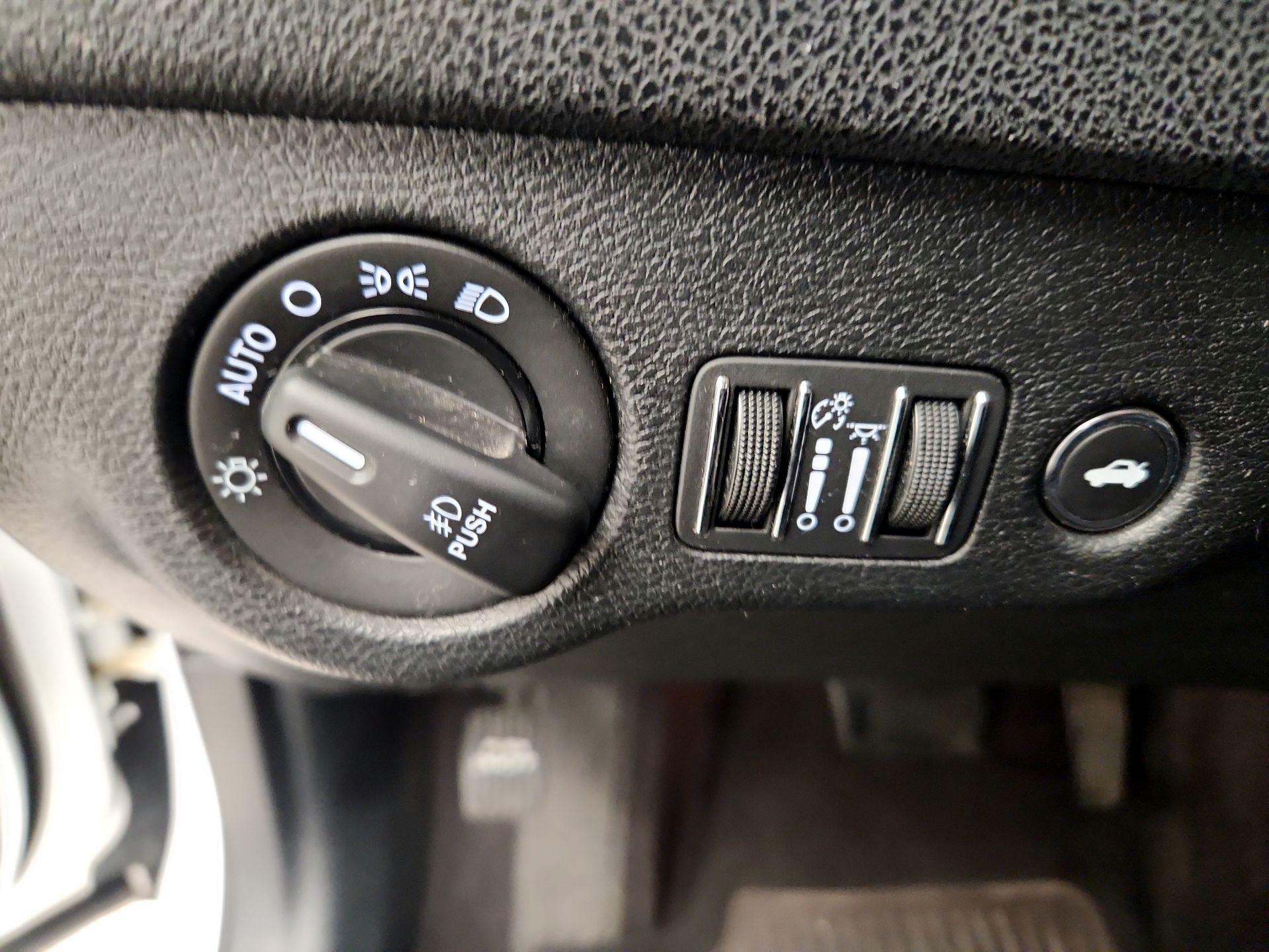 Thumbnail: 2018 Dodge Charger - 13