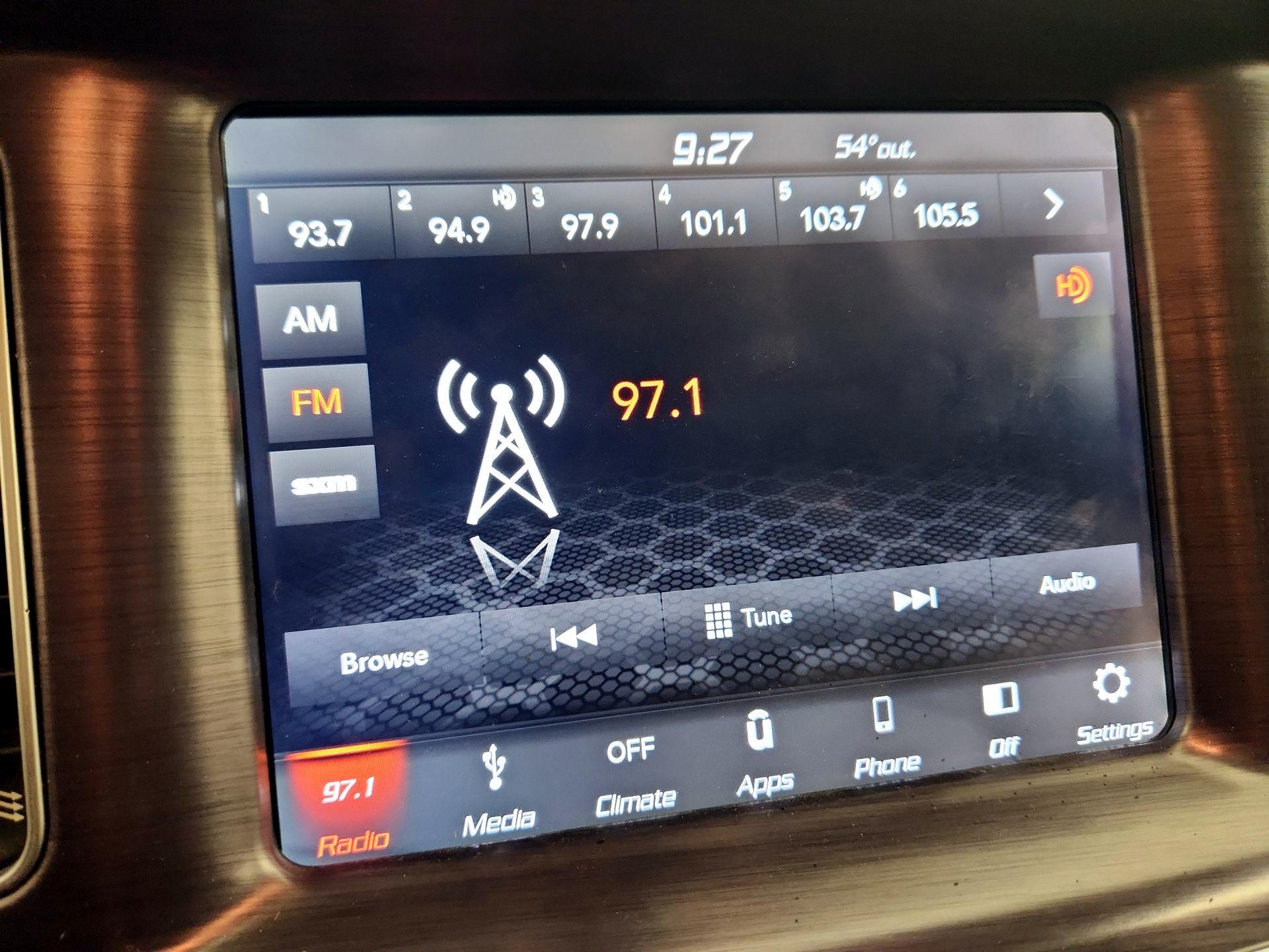 Thumbnail: 2018 Dodge Charger - 15