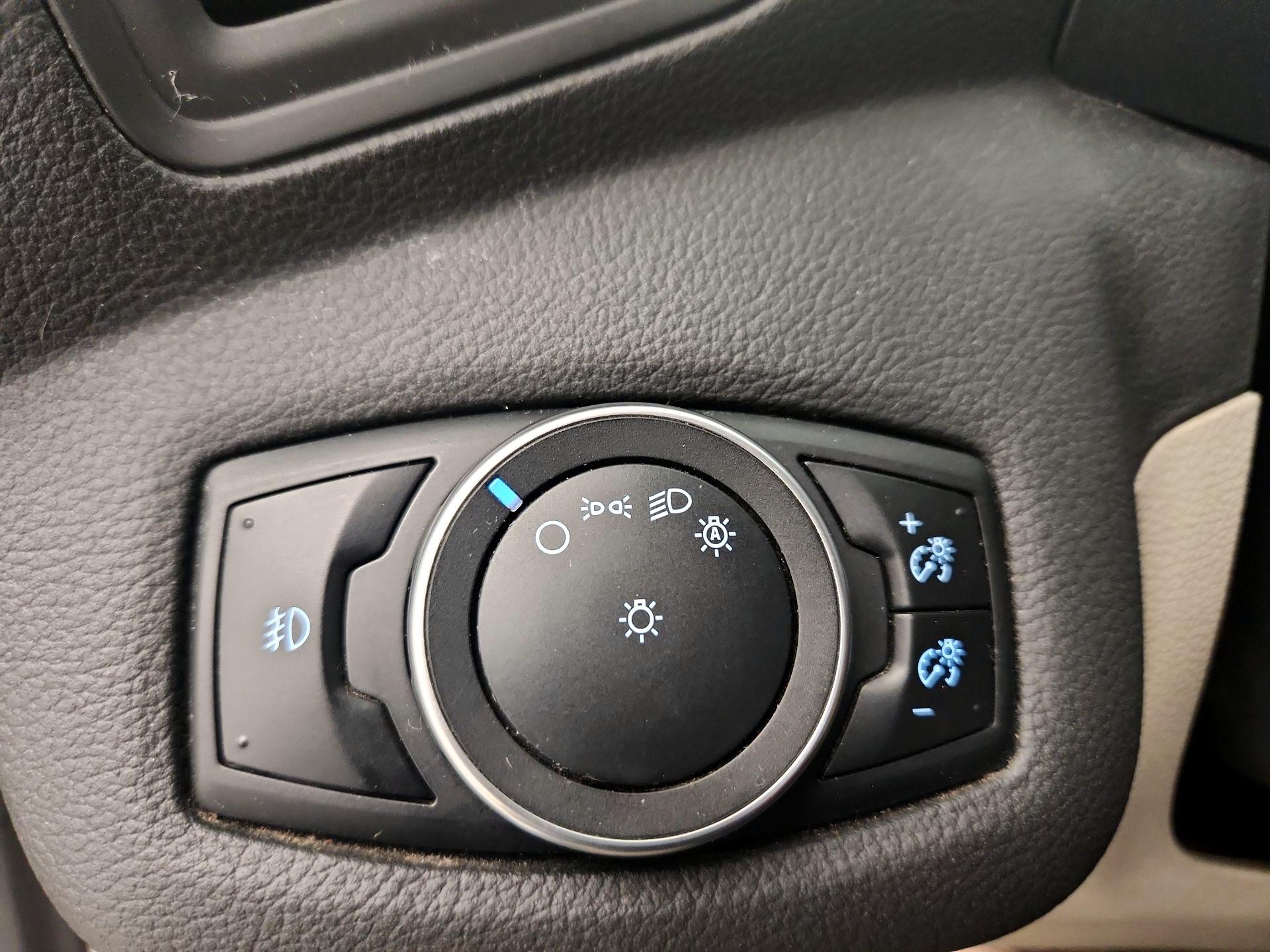 Thumbnail: 2015 Ford Escape - 13