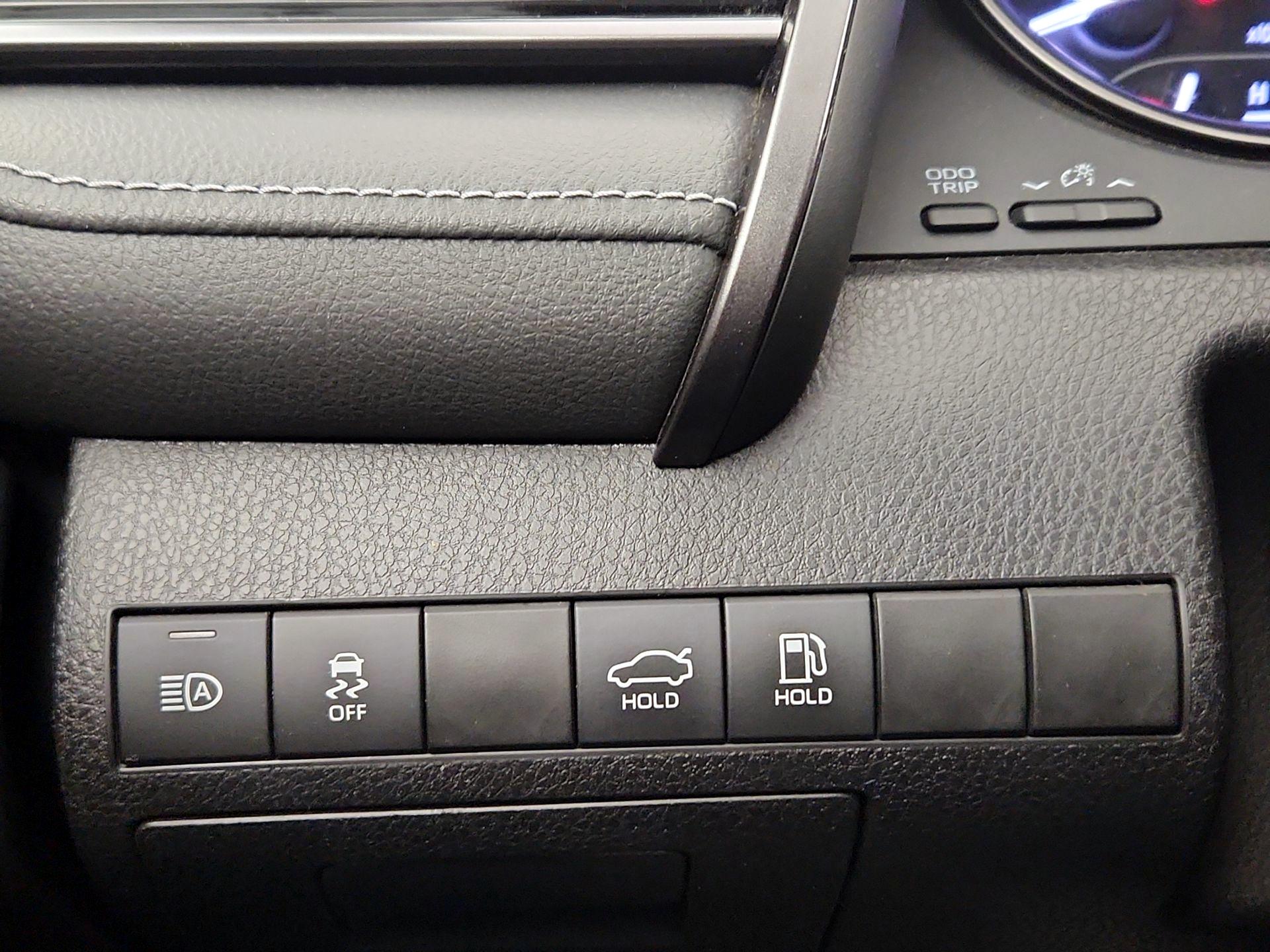 Thumbnail: 2021 Toyota Camry - 13