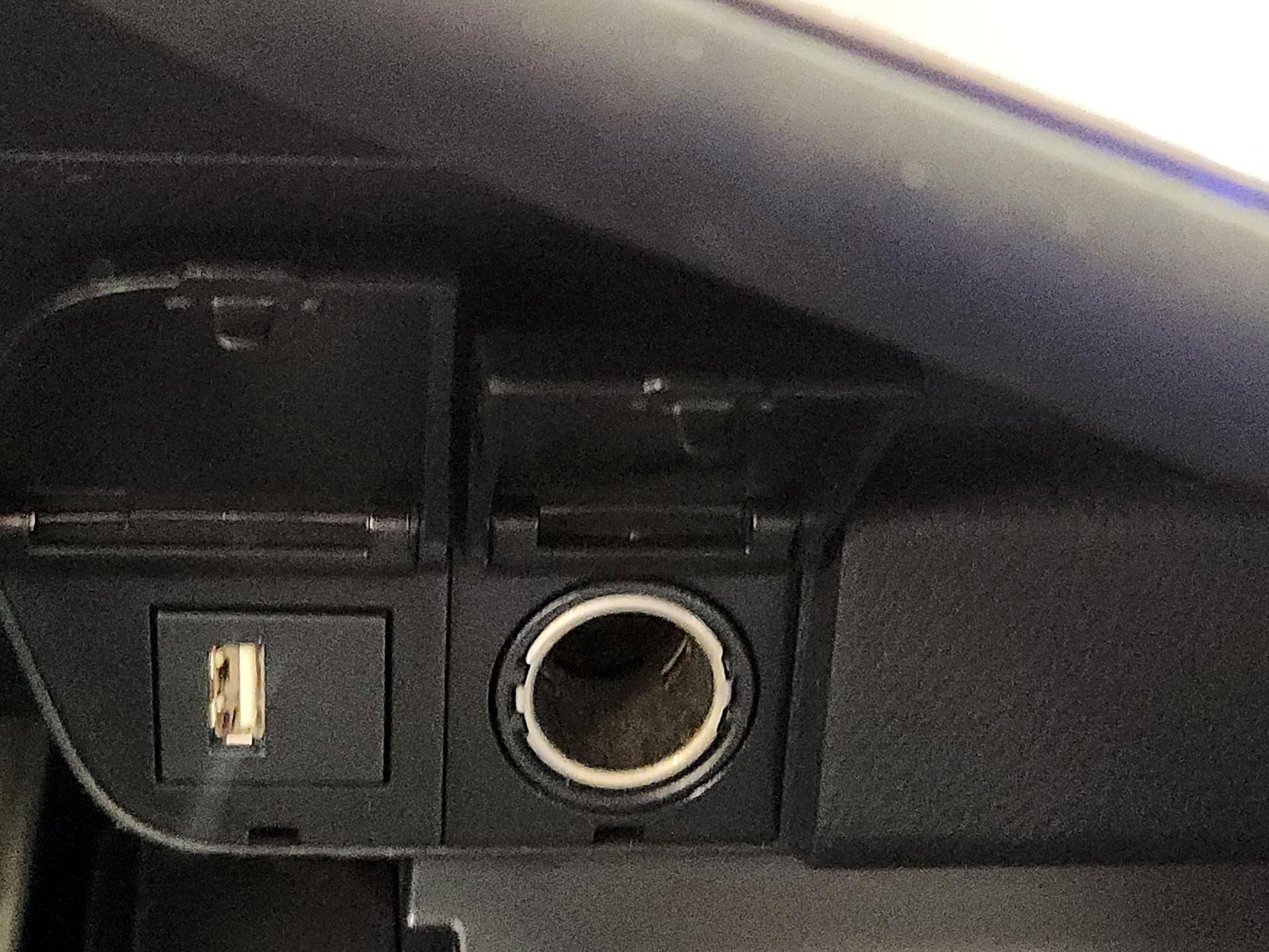 Thumbnail: 2021 Toyota Camry - 18