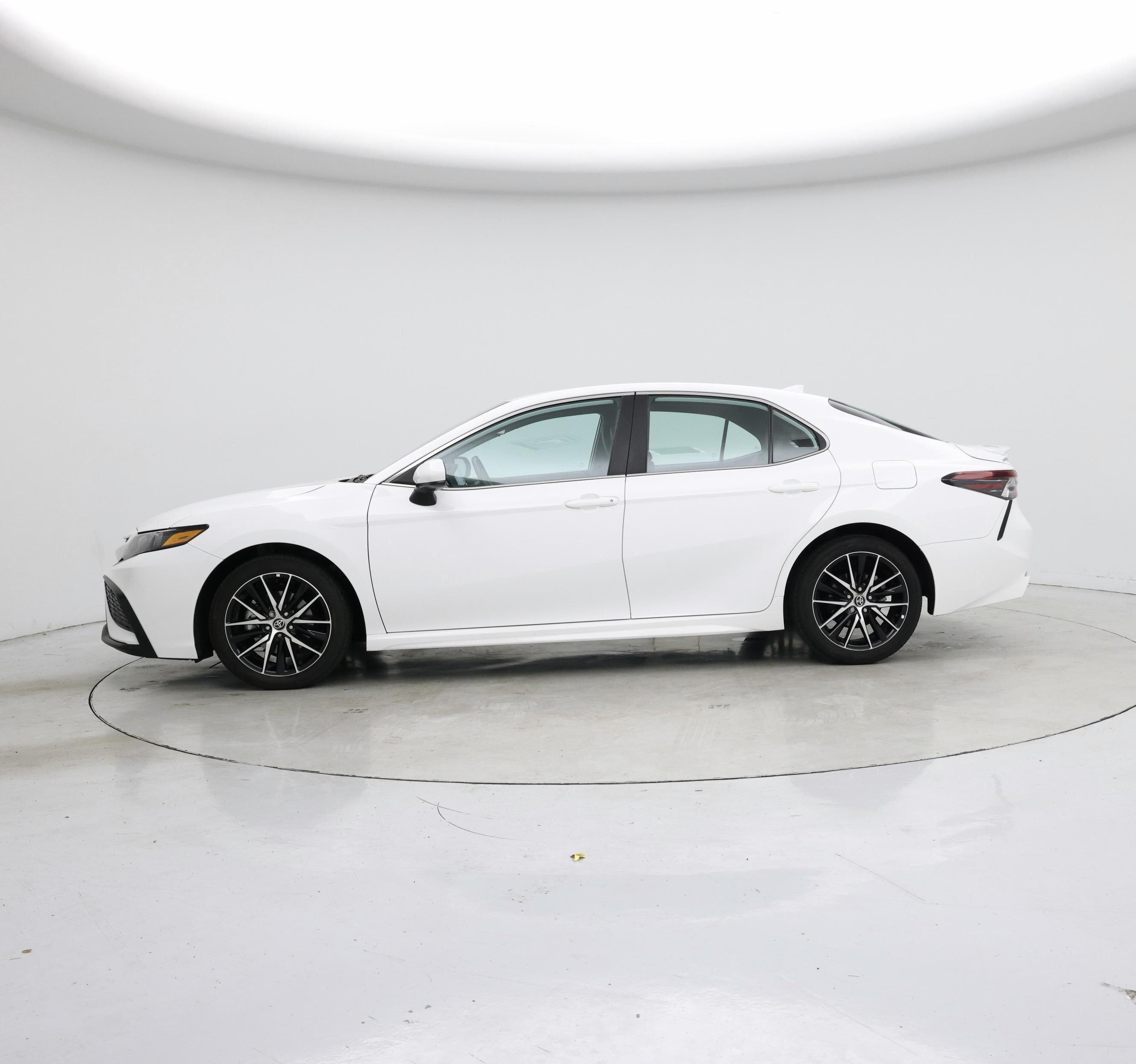 Thumbnail: 2021 Toyota Camry - 3