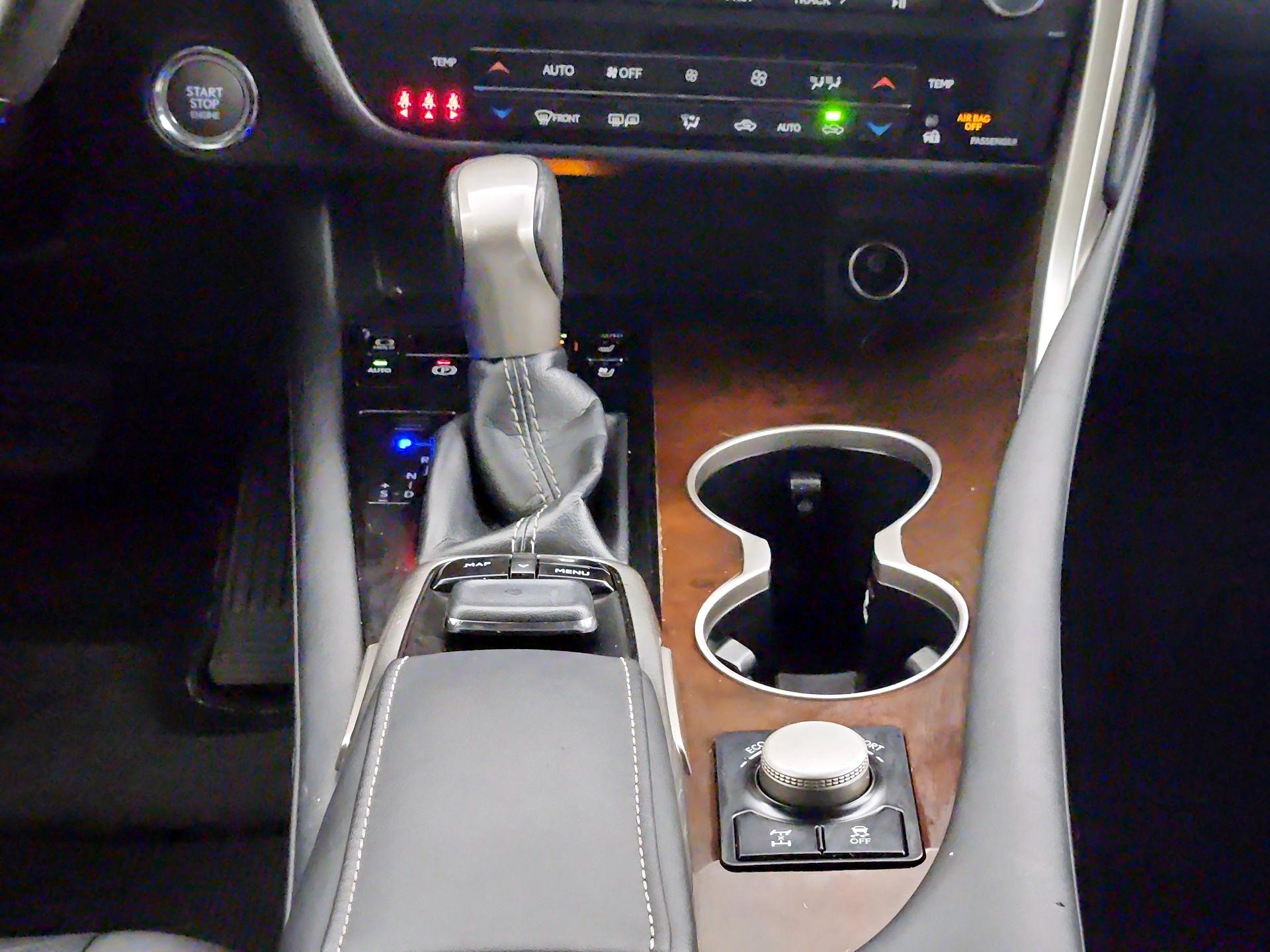 Thumbnail: 2017 Lexus RX - 18