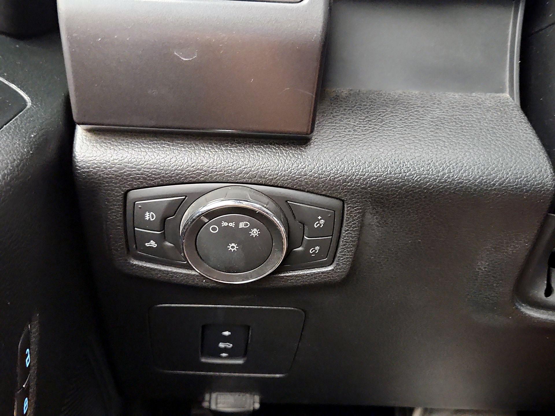 Thumbnail: 2016 Ford F-150 - 13