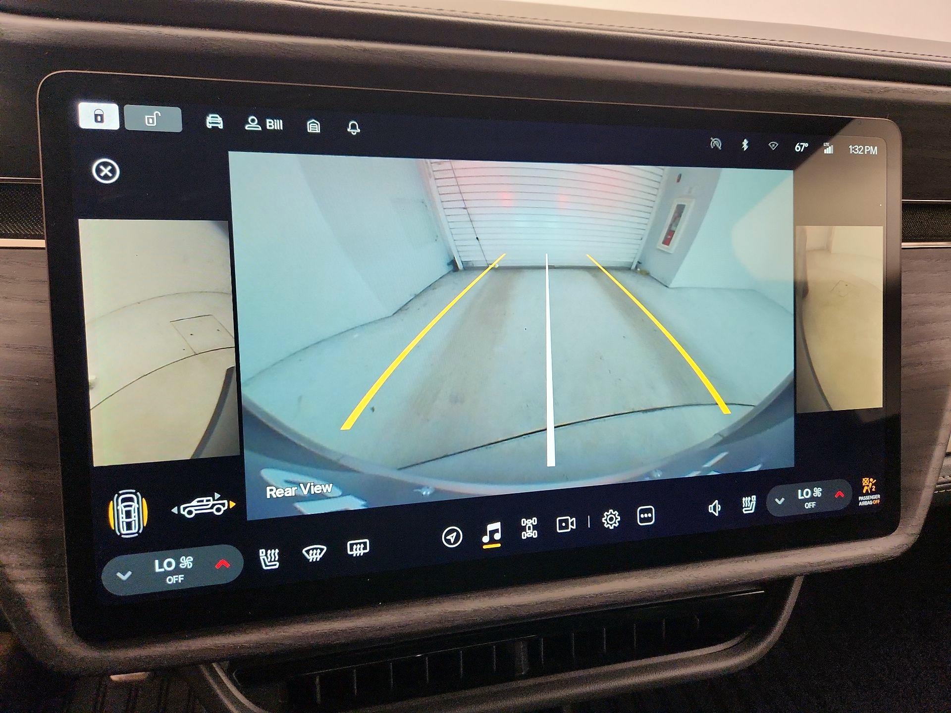 Thumbnail: 2022 Rivian R1T - 14