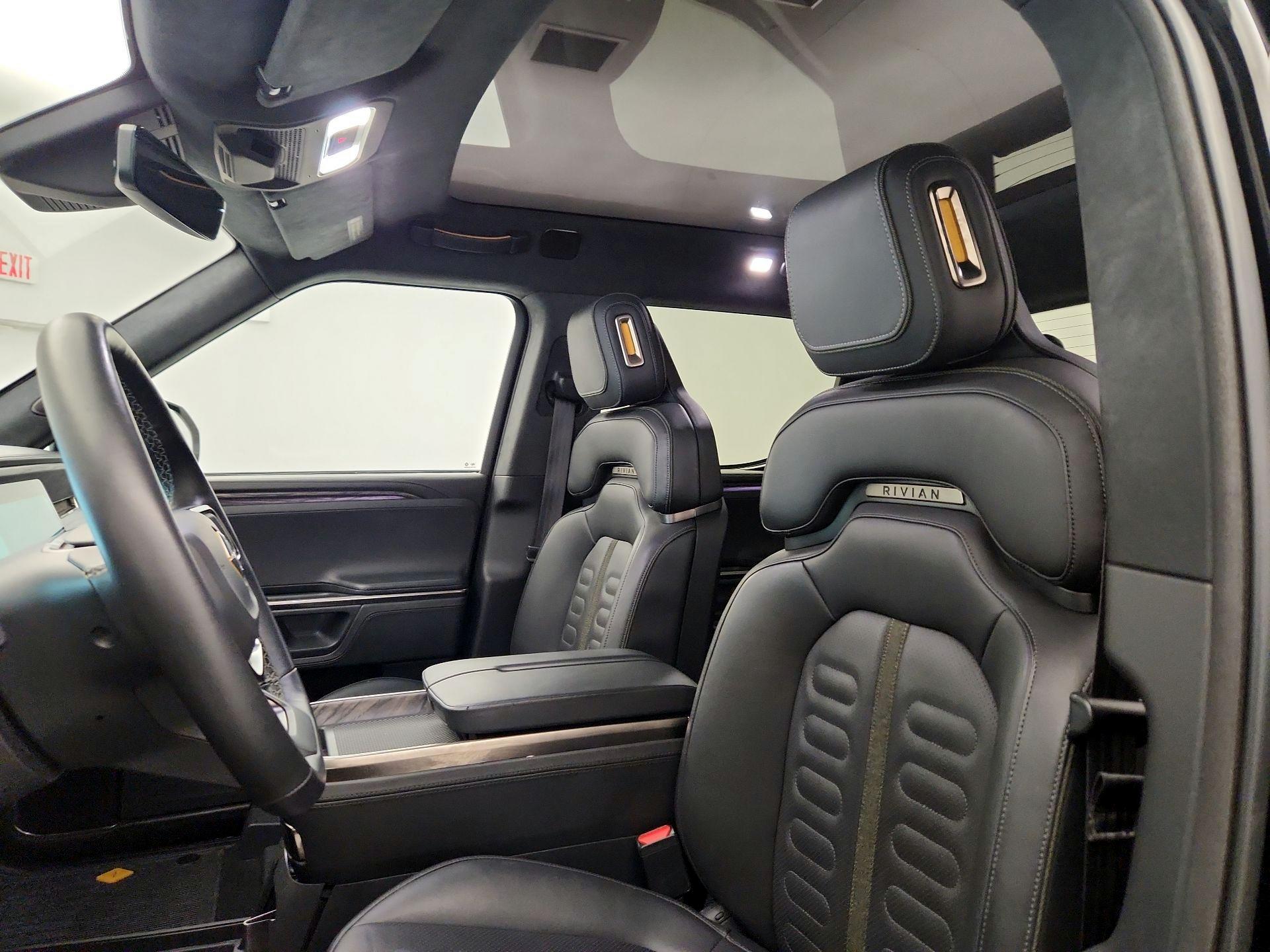 Thumbnail: 2022 Rivian R1T - 18