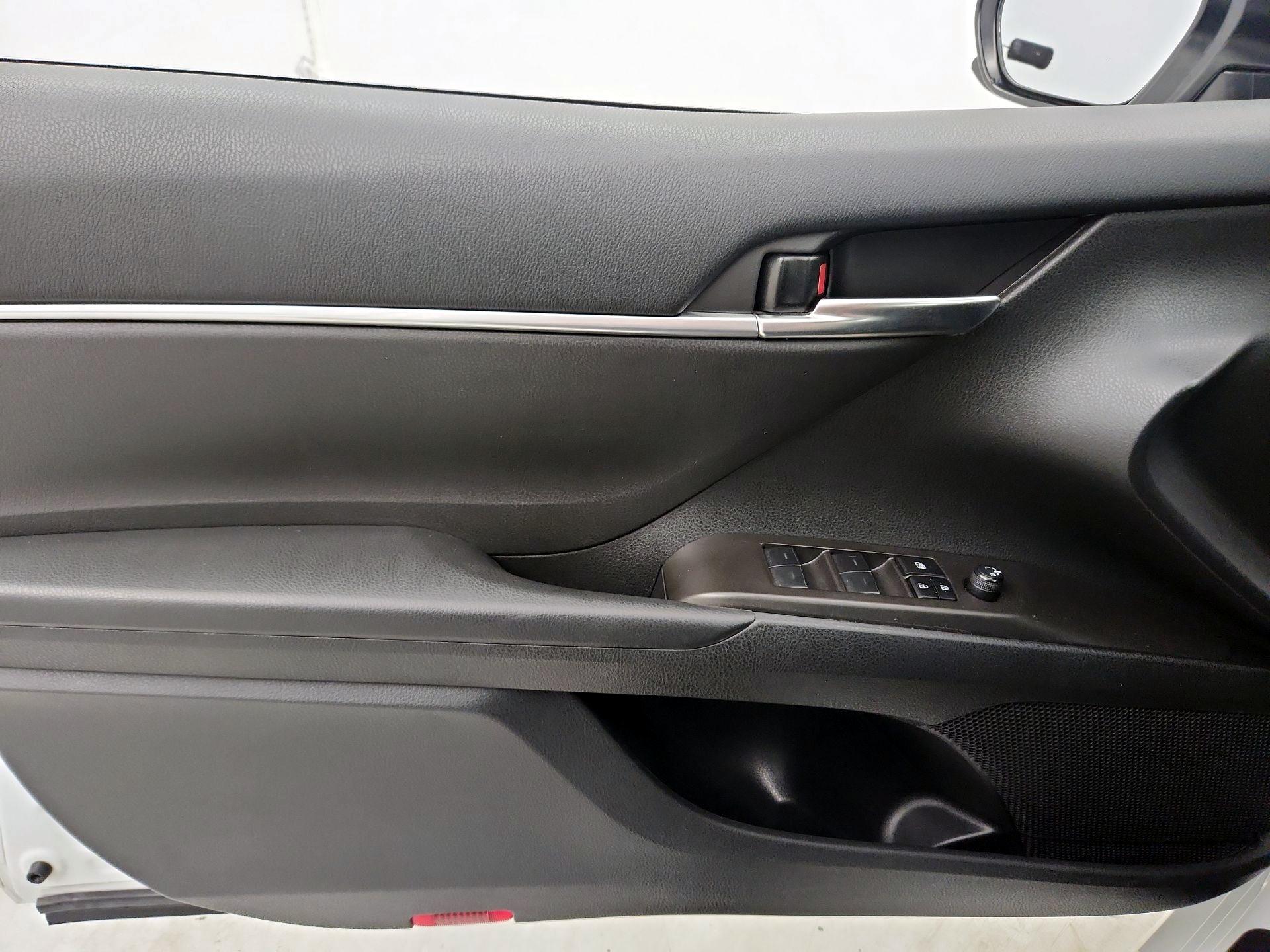 Thumbnail: 2023 Toyota Camry - 12