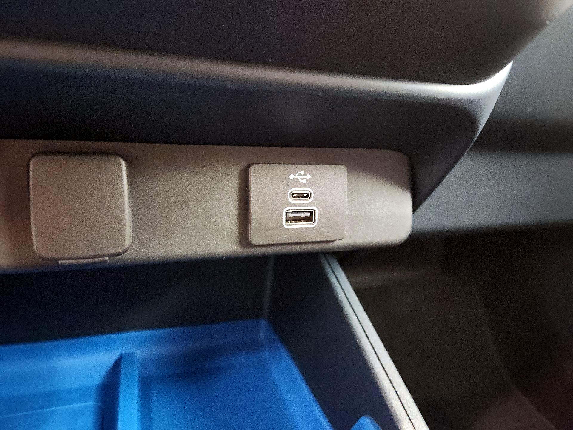 Thumbnail: 2025 Ford Maverick - 18