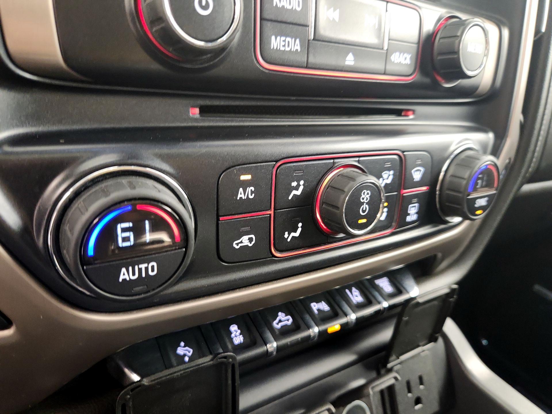 Thumbnail: 2016 GMC Sierra 2500 - 17