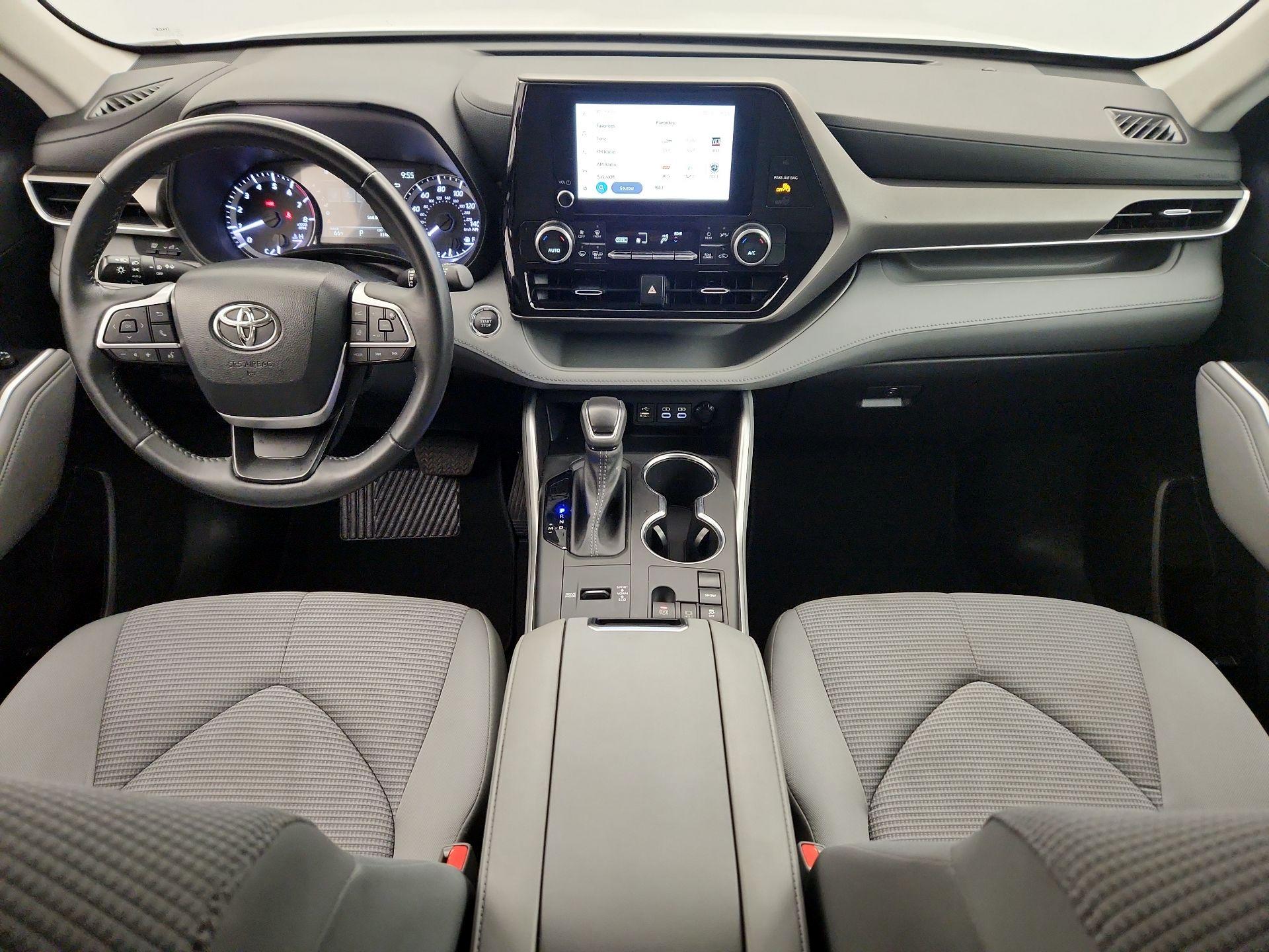 Thumbnail: 2023 Toyota Highlander - 9