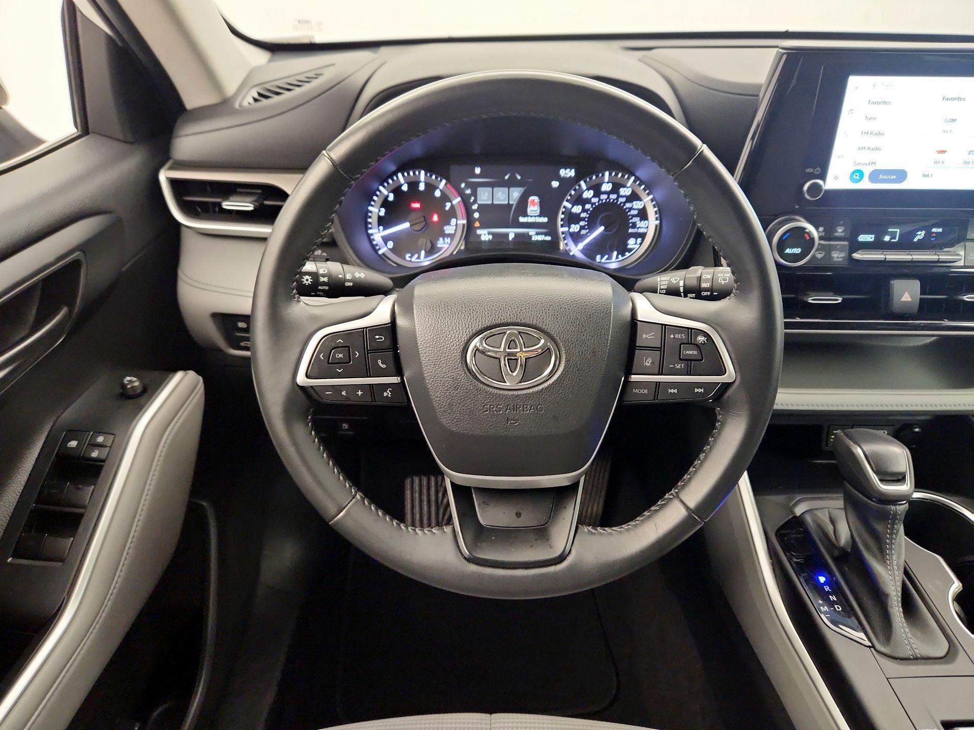 Thumbnail: 2023 Toyota Highlander - 10