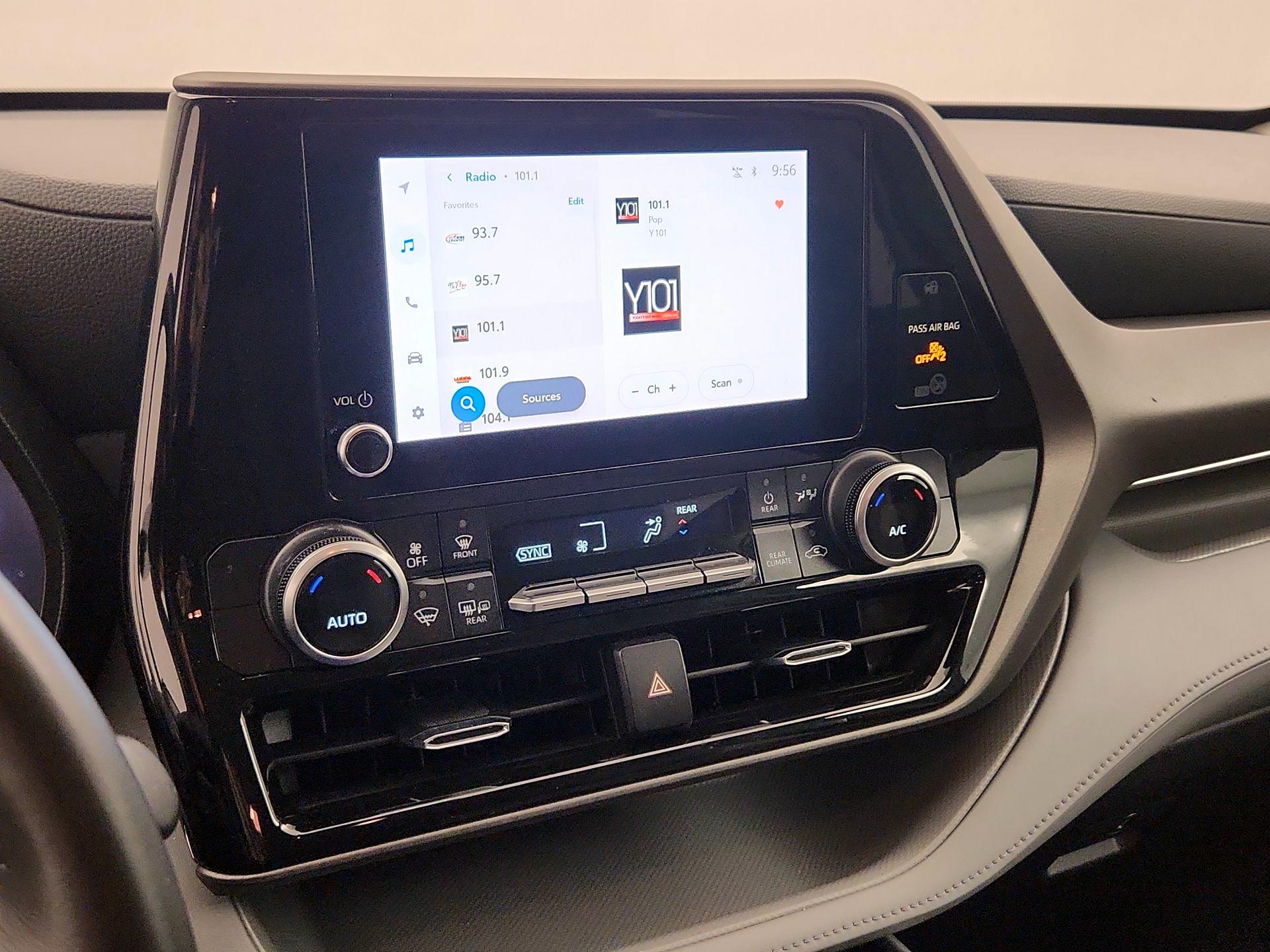 Thumbnail: 2023 Toyota Highlander - 15