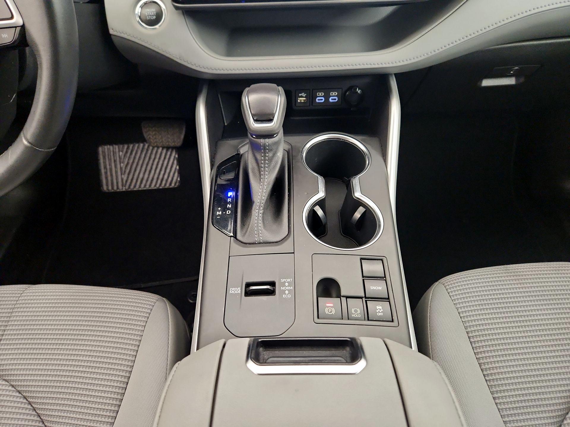 Thumbnail: 2023 Toyota Highlander - 17