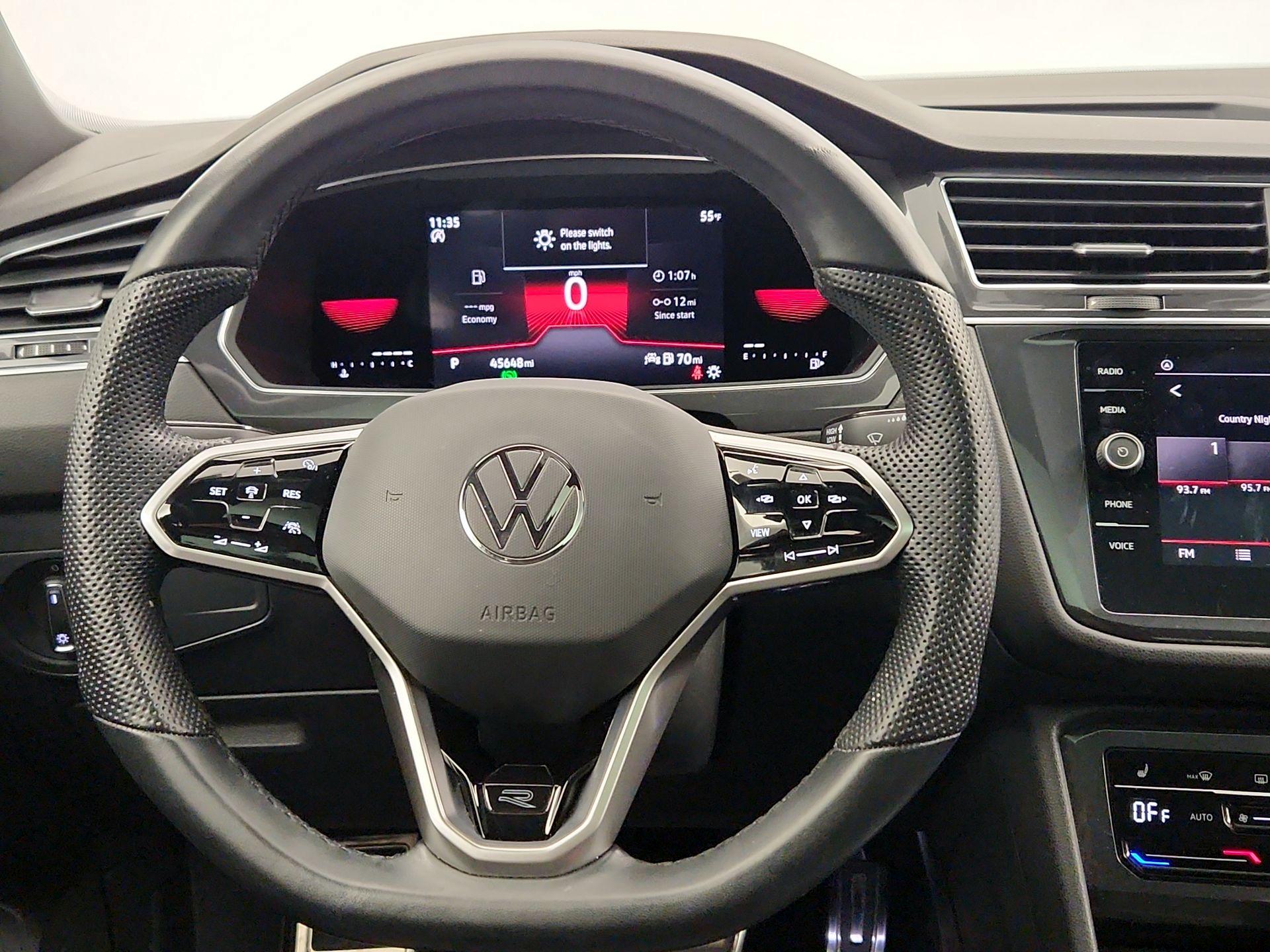 Thumbnail: 2023 Volkswagen Tiguan - 10