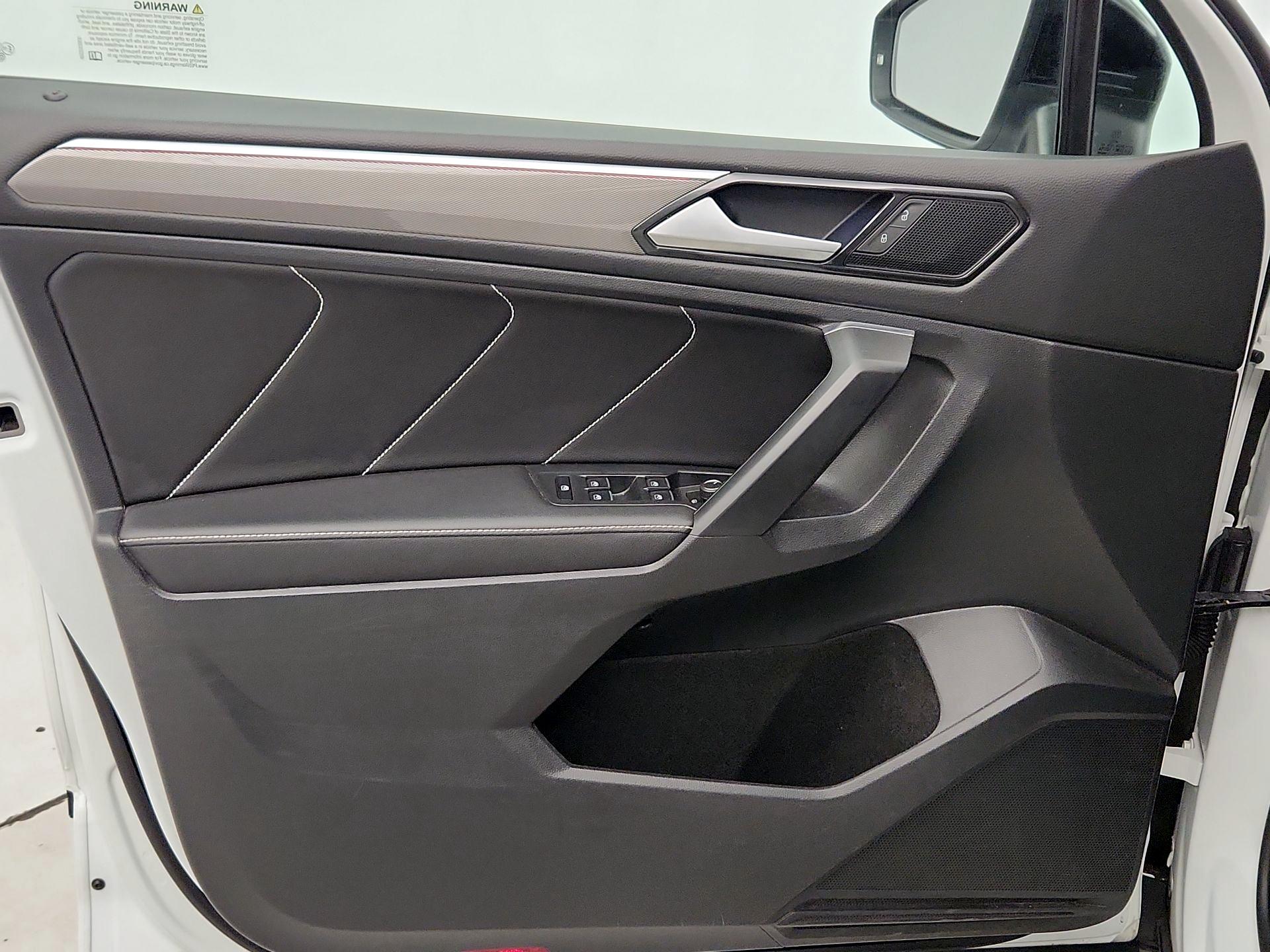 Thumbnail: 2023 Volkswagen Tiguan - 12