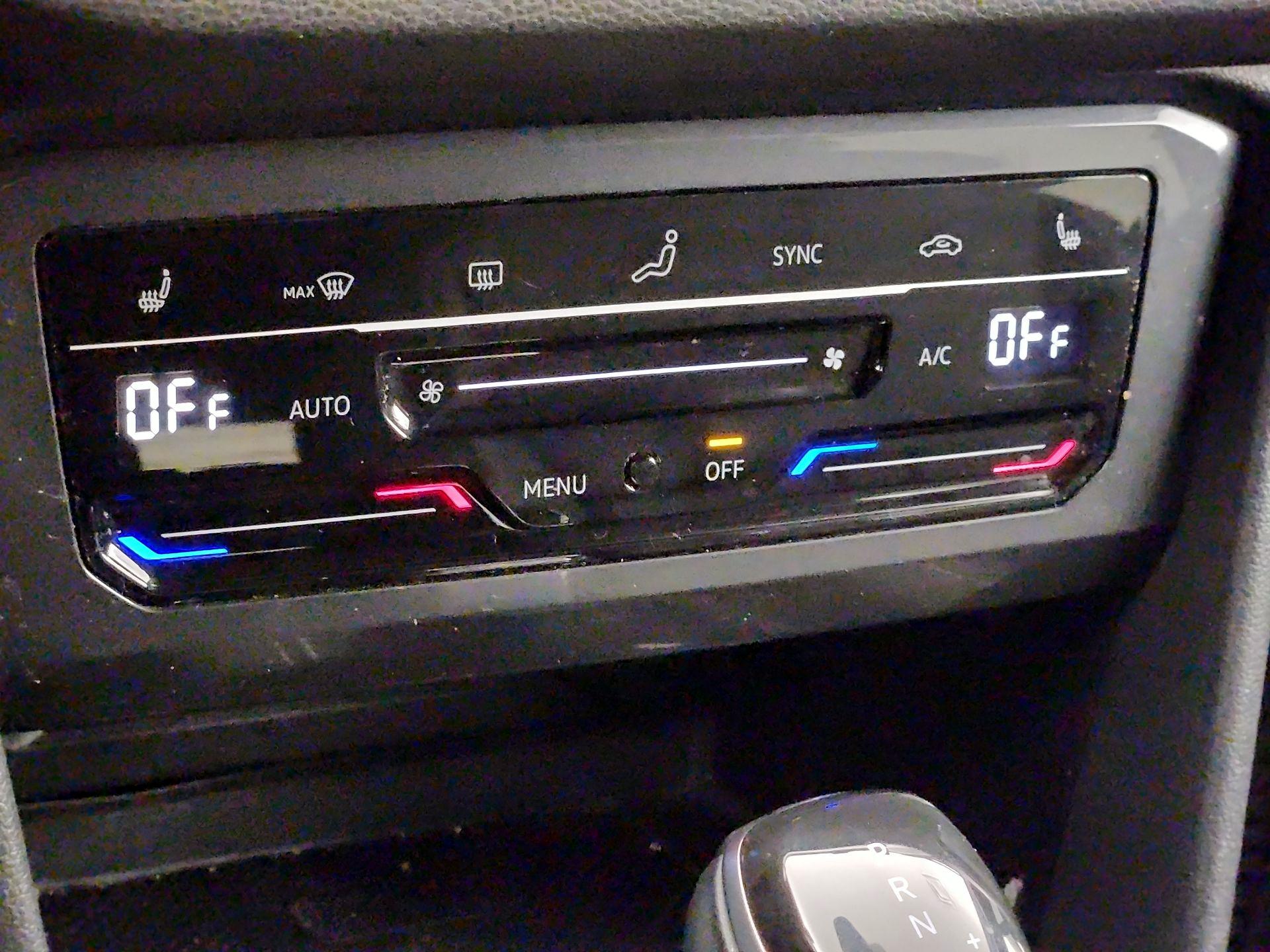 Thumbnail: 2023 Volkswagen Tiguan - 16