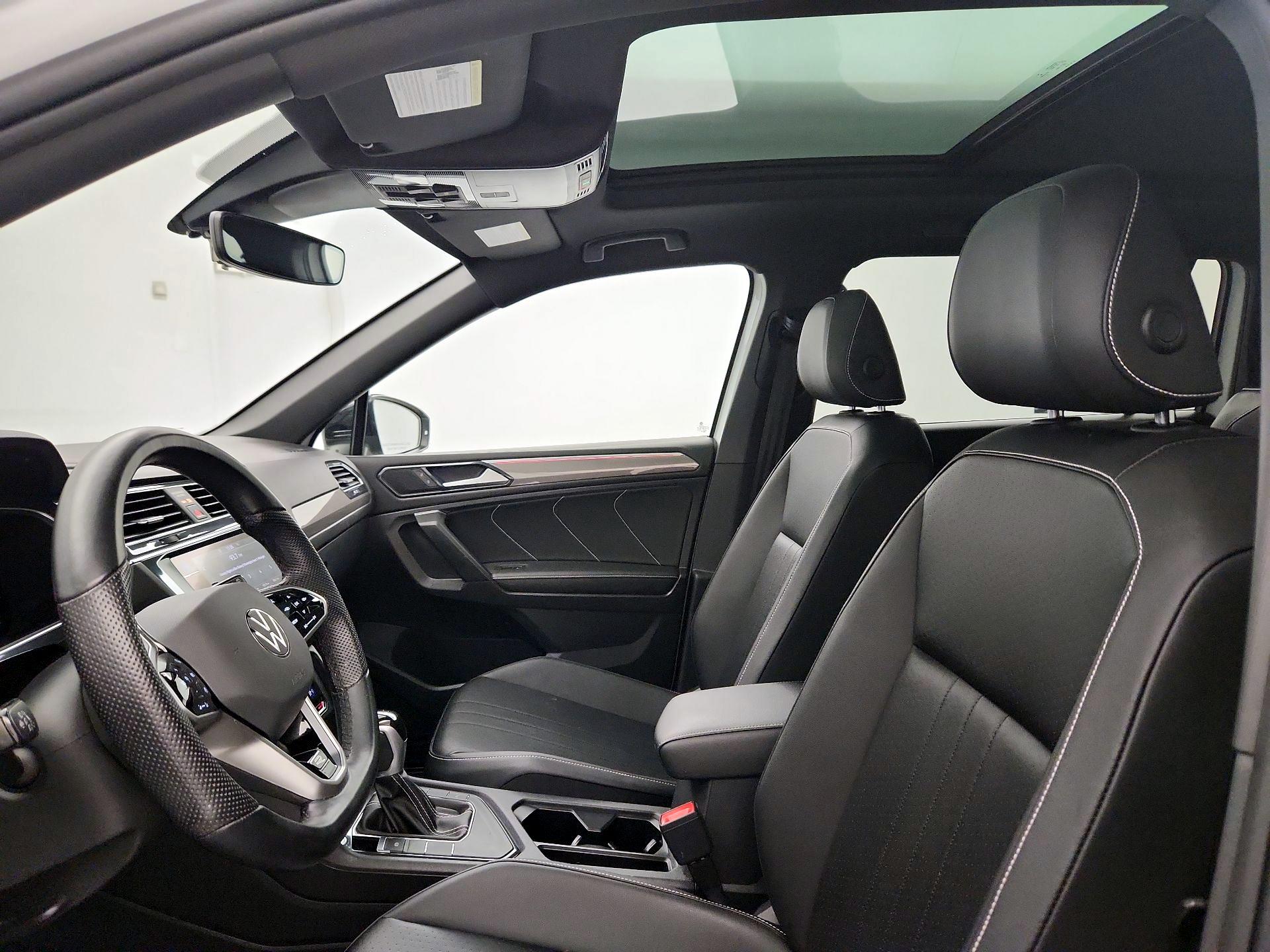 Thumbnail: 2023 Volkswagen Tiguan - 19