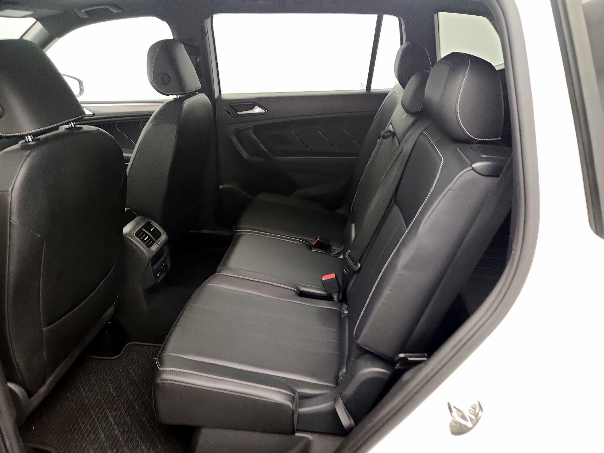 Thumbnail: 2023 Volkswagen Tiguan - 20