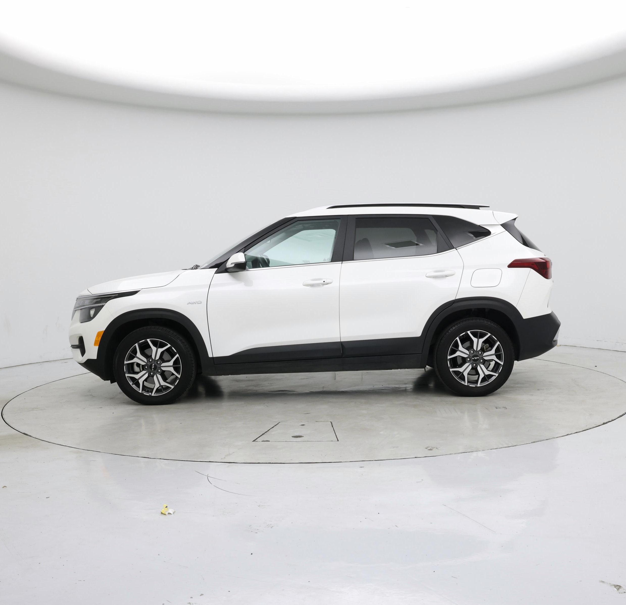 Thumbnail: 2022 Kia Seltos - 3